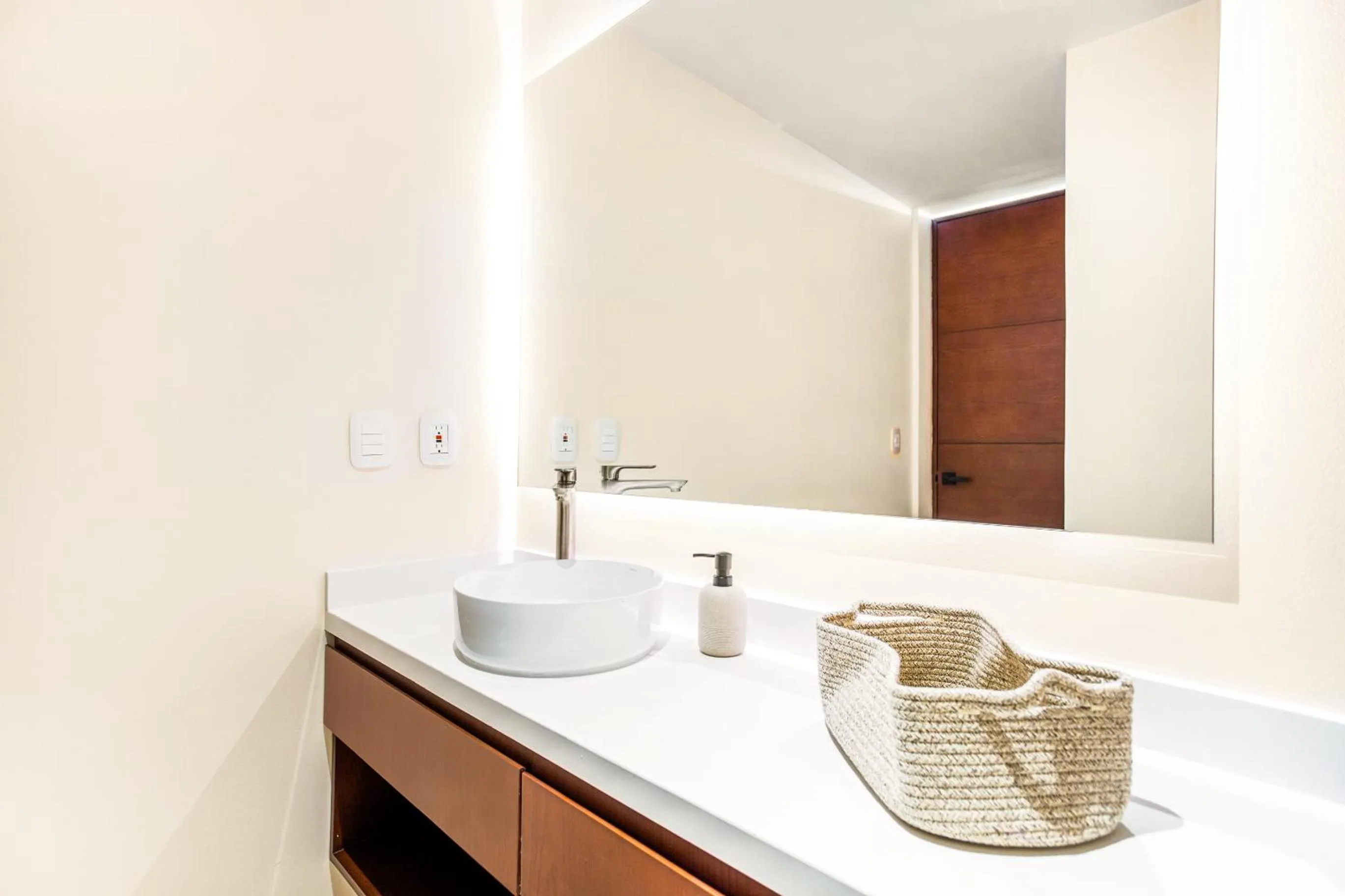 Bathroom in Mistiq Temple I