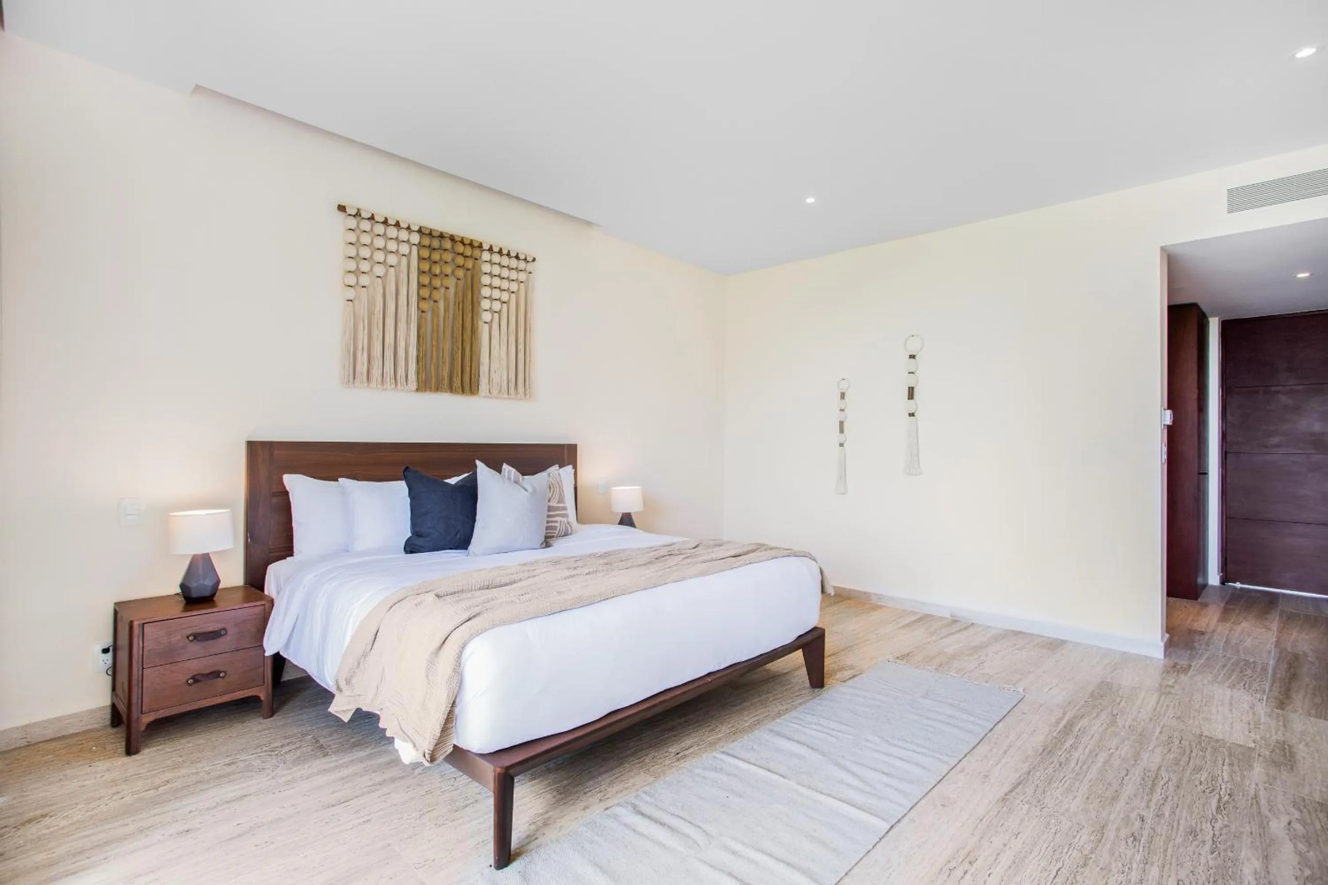 Photo of the whole room, Bed in Mistiq Temple I