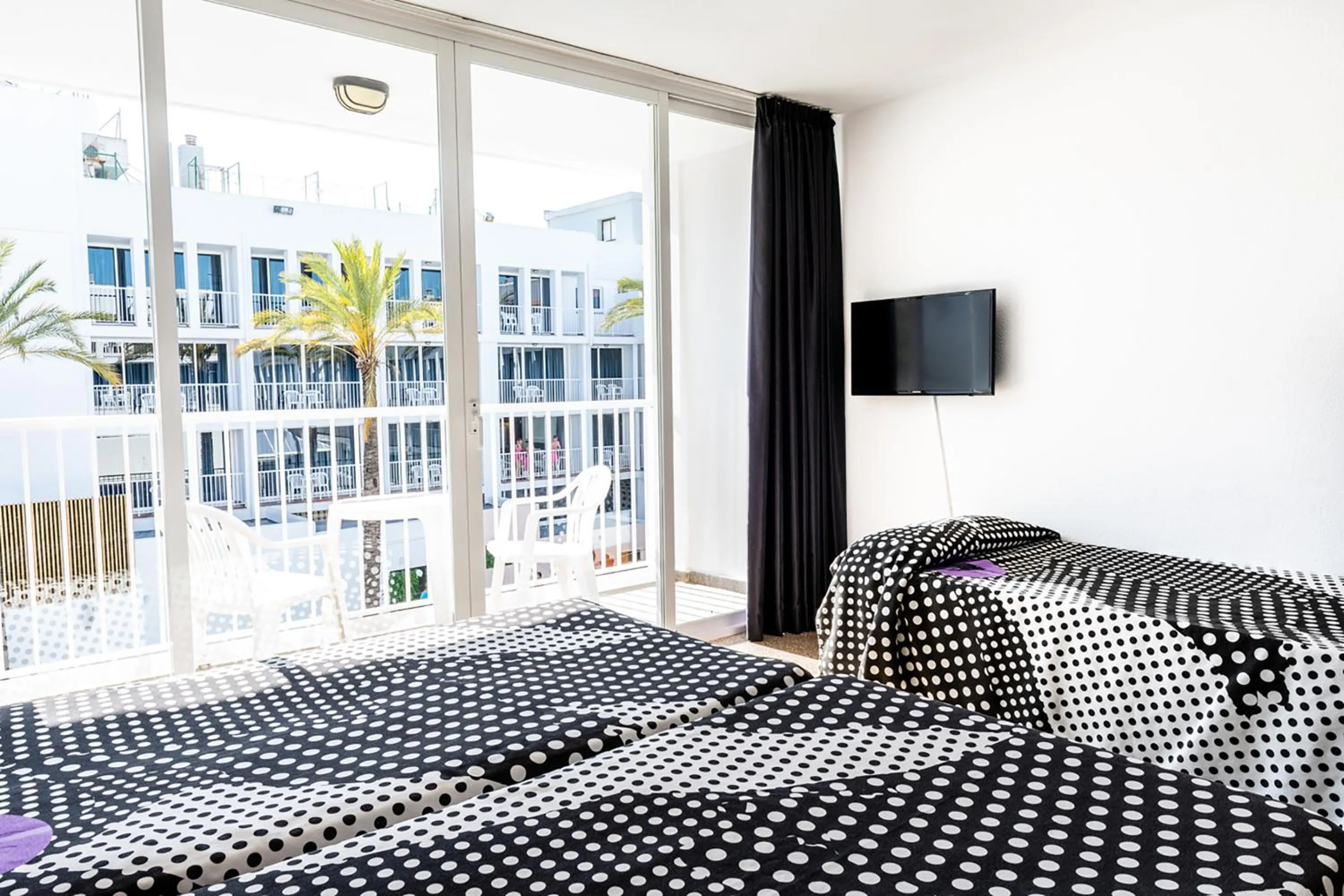 Bed in Ibiza Rocks Hotel - Adults Only