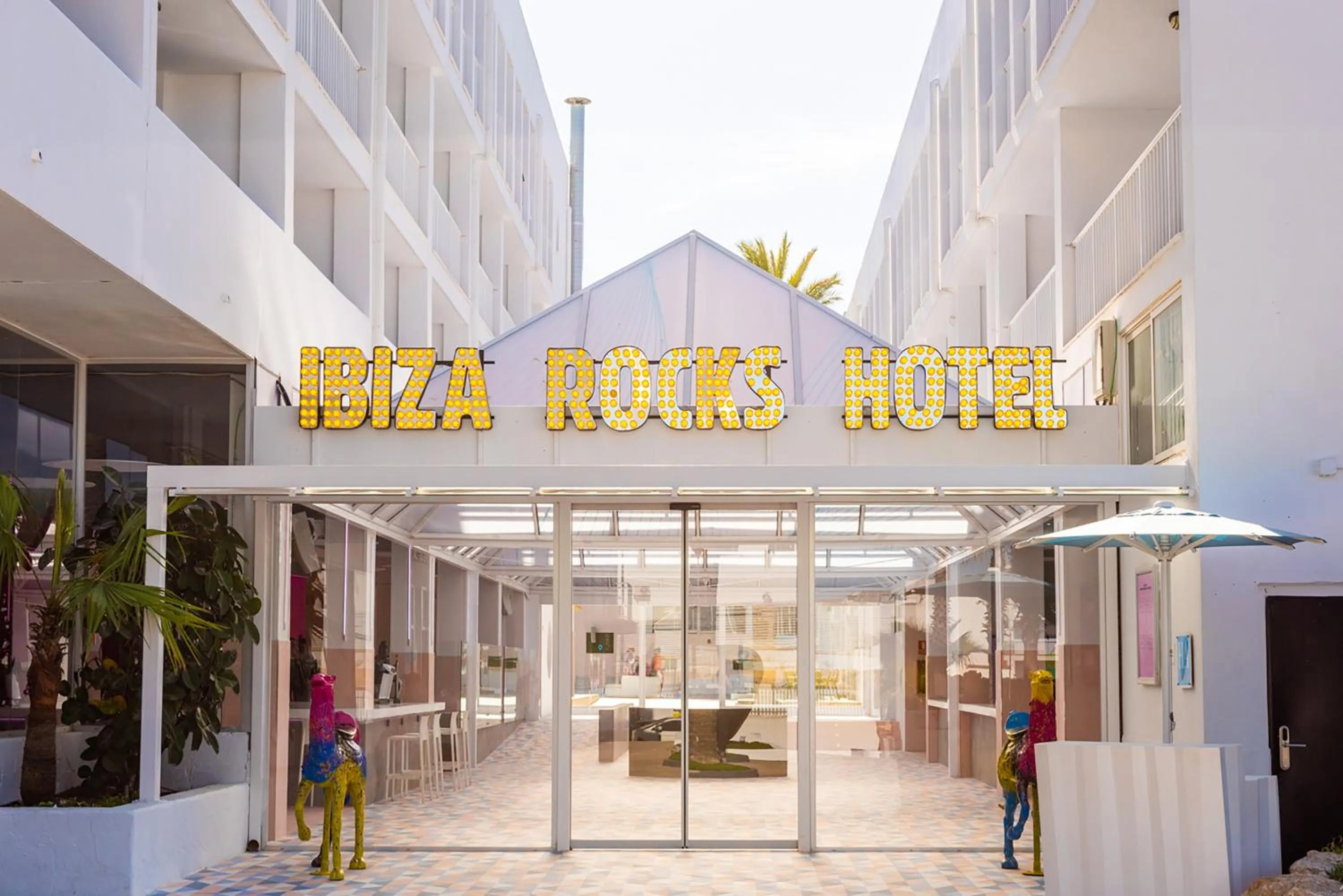 Facade/entrance in Ibiza Rocks Hotel - Adults Only