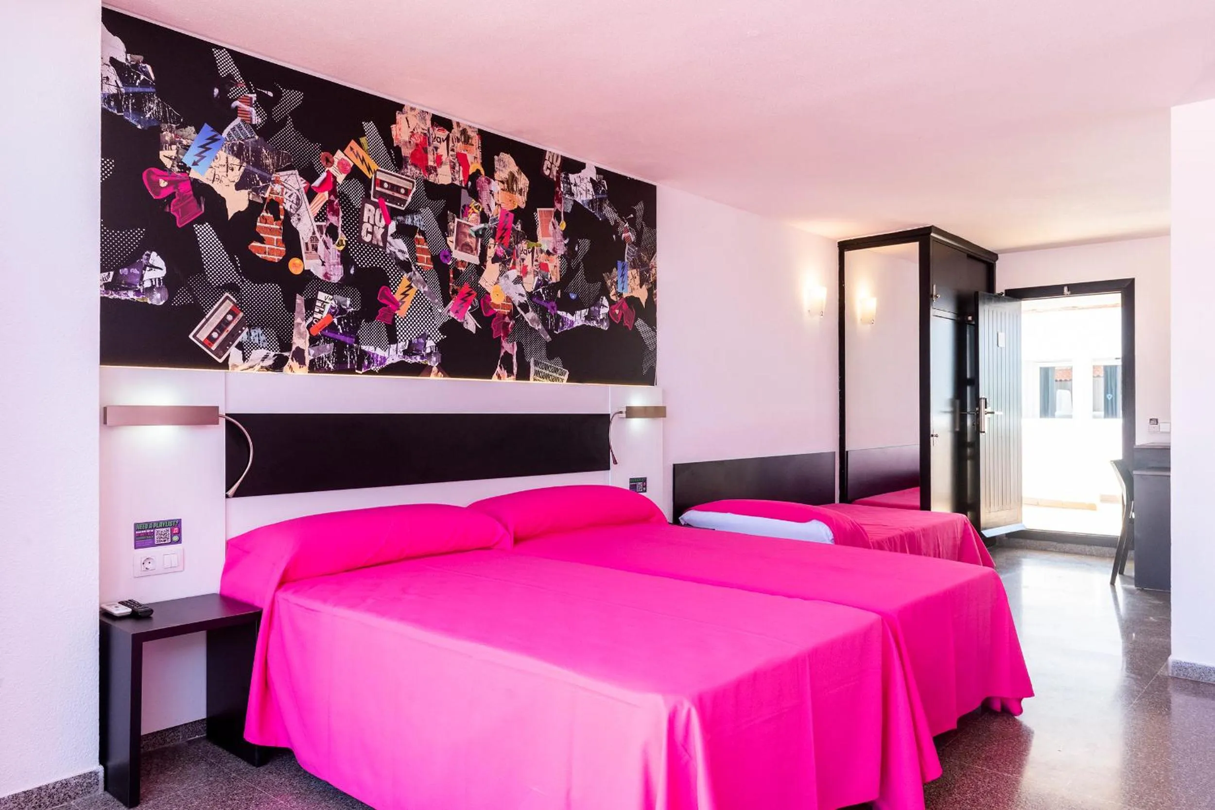 Bed in Ibiza Rocks Hotel - Adults Only