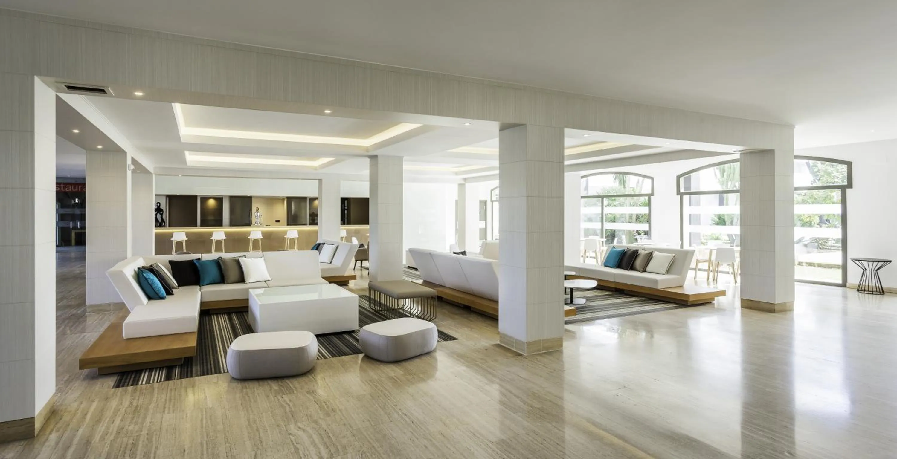 Lobby or reception, Bed in Ilunion Islantilla