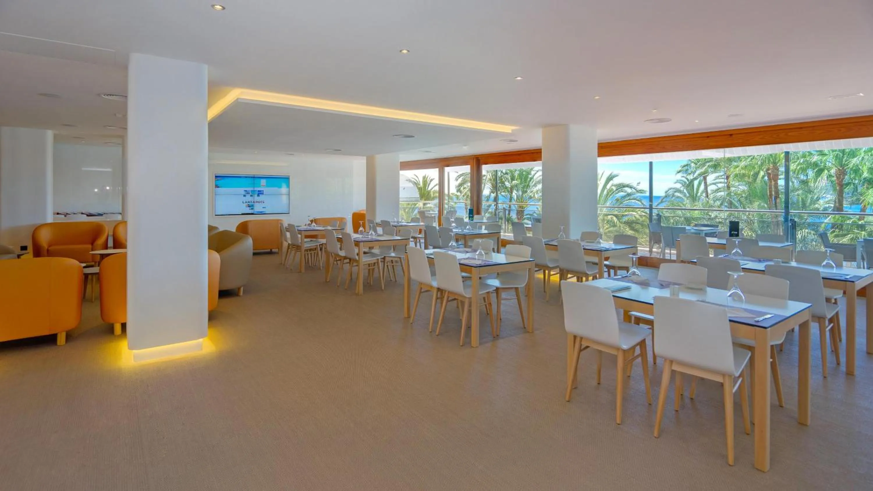 Restaurant/places to eat in THB Los Molinos - Adults Only