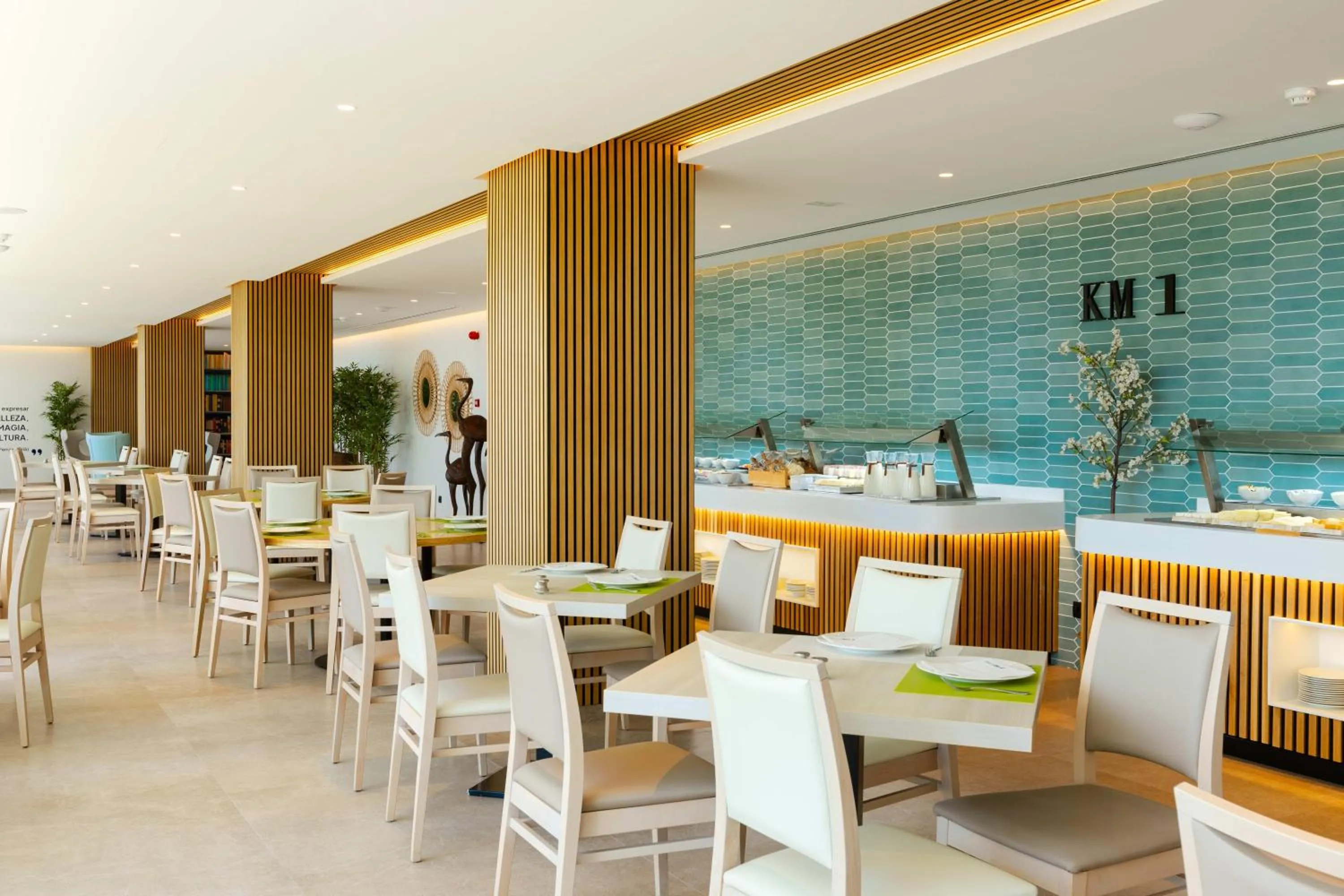 Restaurant/places to eat in THB Los Molinos - Adults Only