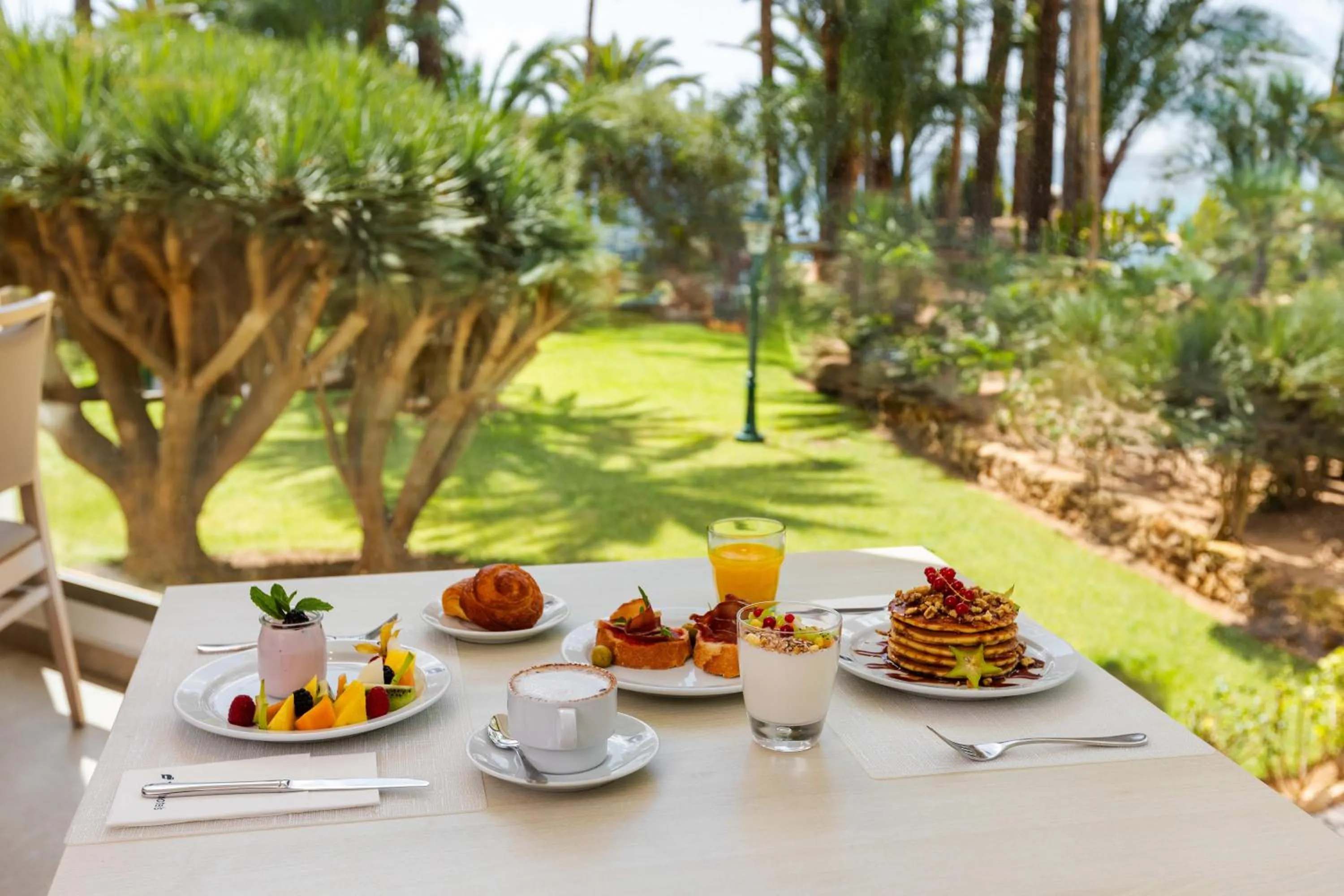 Restaurant/places to eat in THB Los Molinos - Adults Only