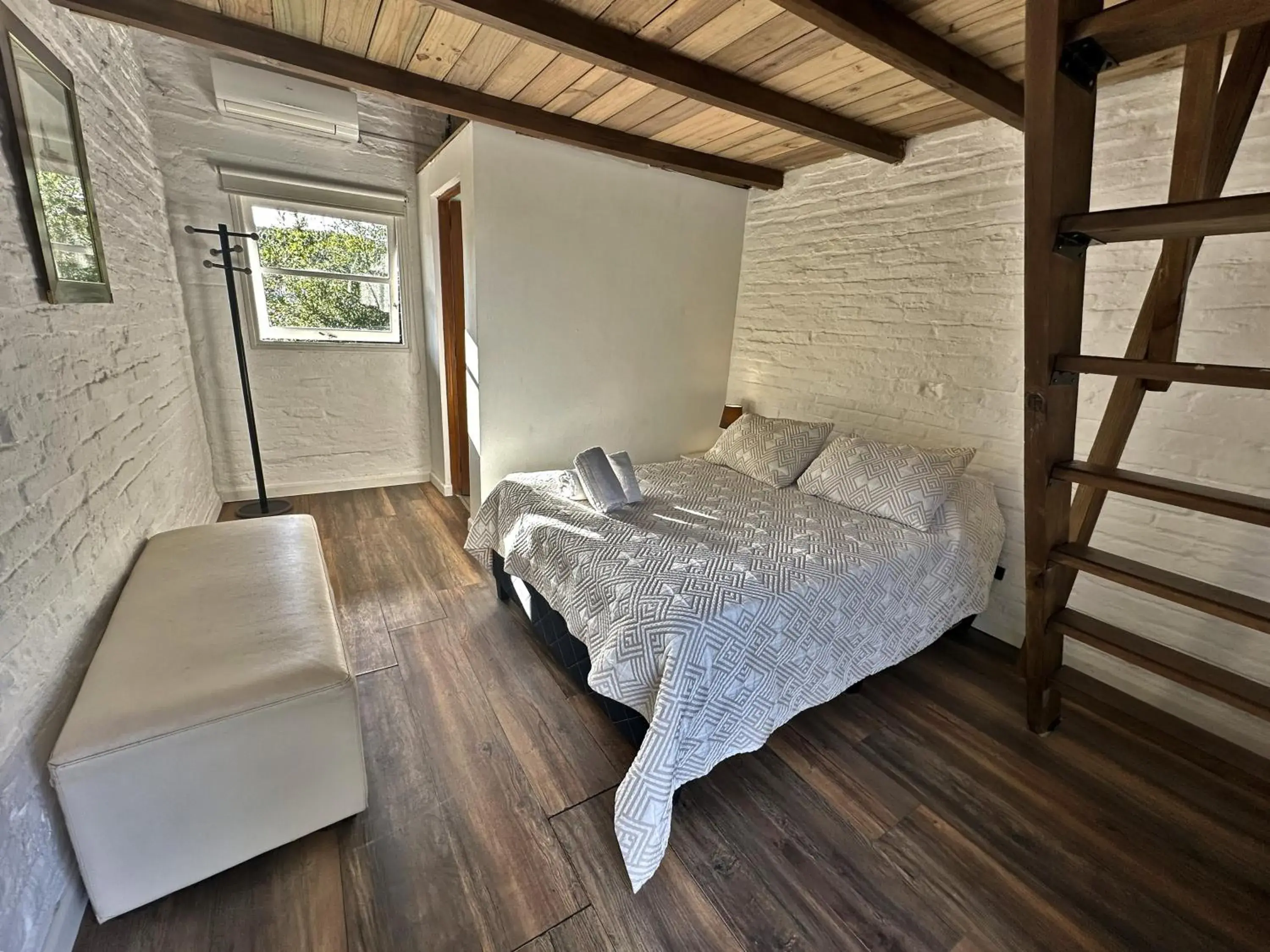 Duplex Quadruple Room in Villa Serrana - Mesón de las cañas Duplex Quadruple Room in Villa Serrana - Mesón de las cañas