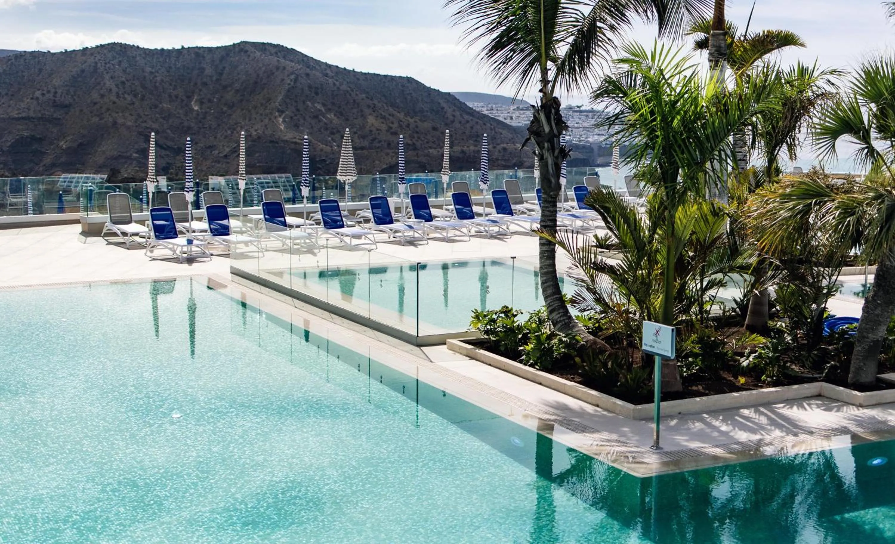 Swimming pool in Servatur Puerto Azul