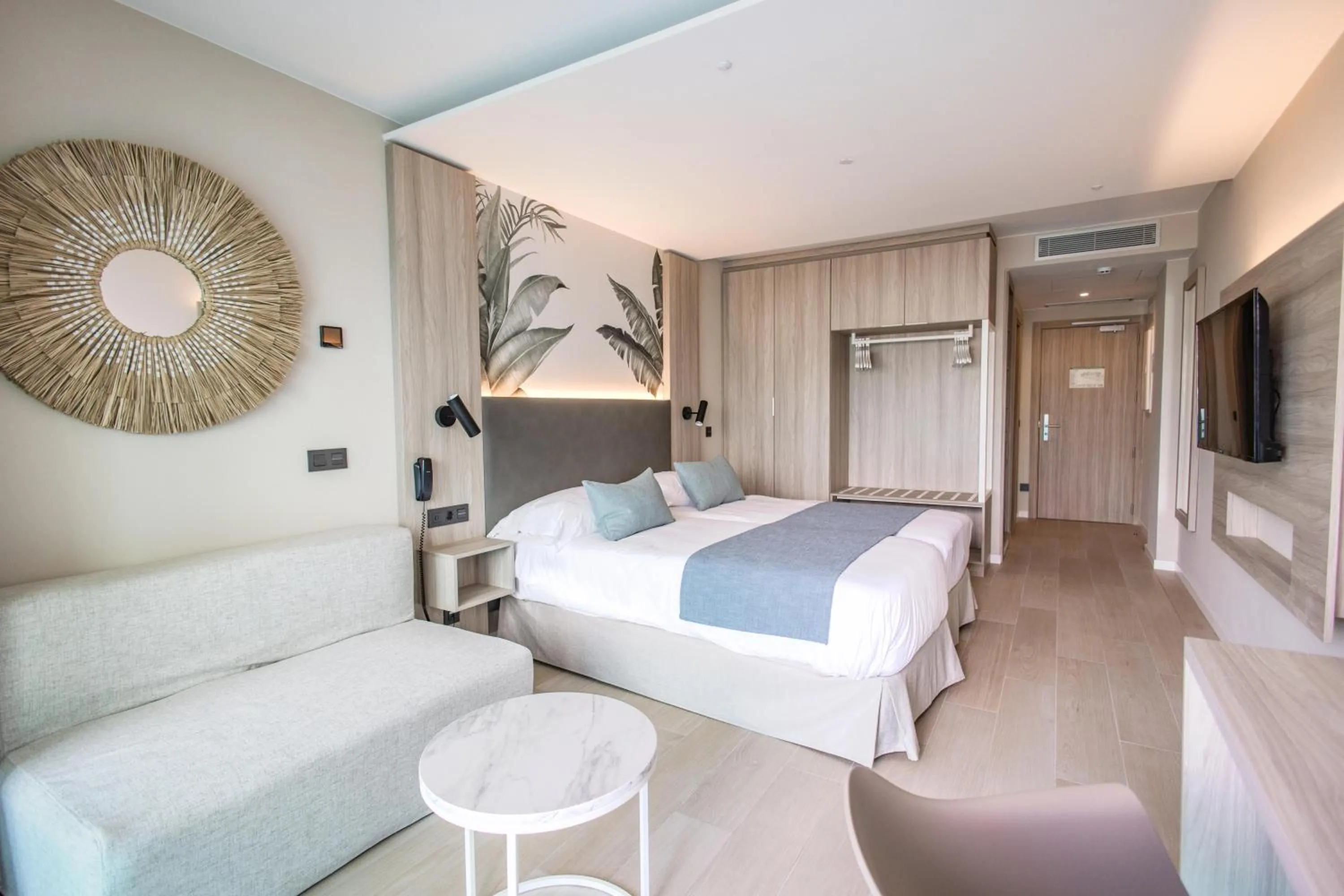 Photo of the whole room, Bed in Servatur Puerto Azul