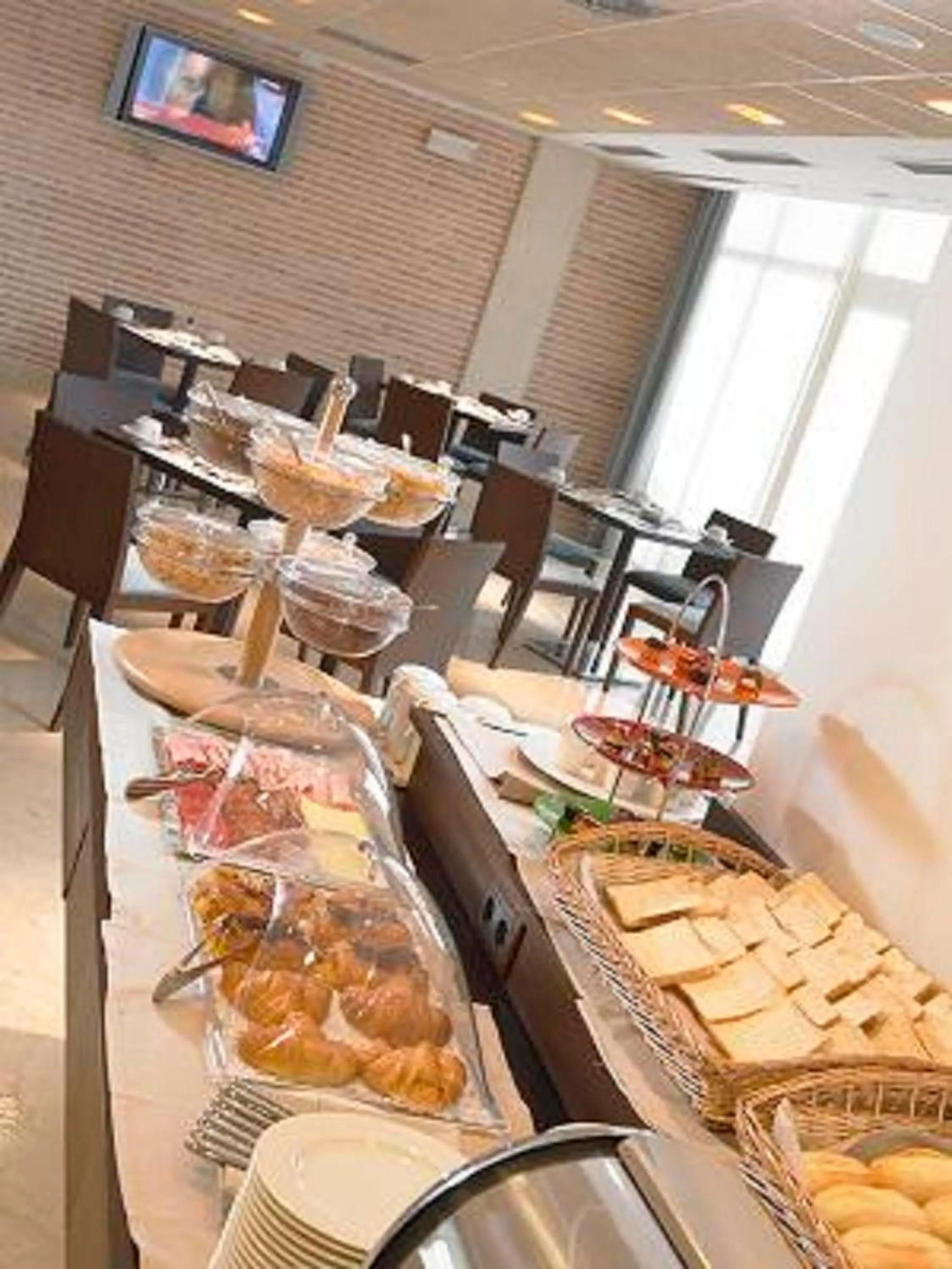 Restaurant/places to eat in Hotel Isla de La Garena