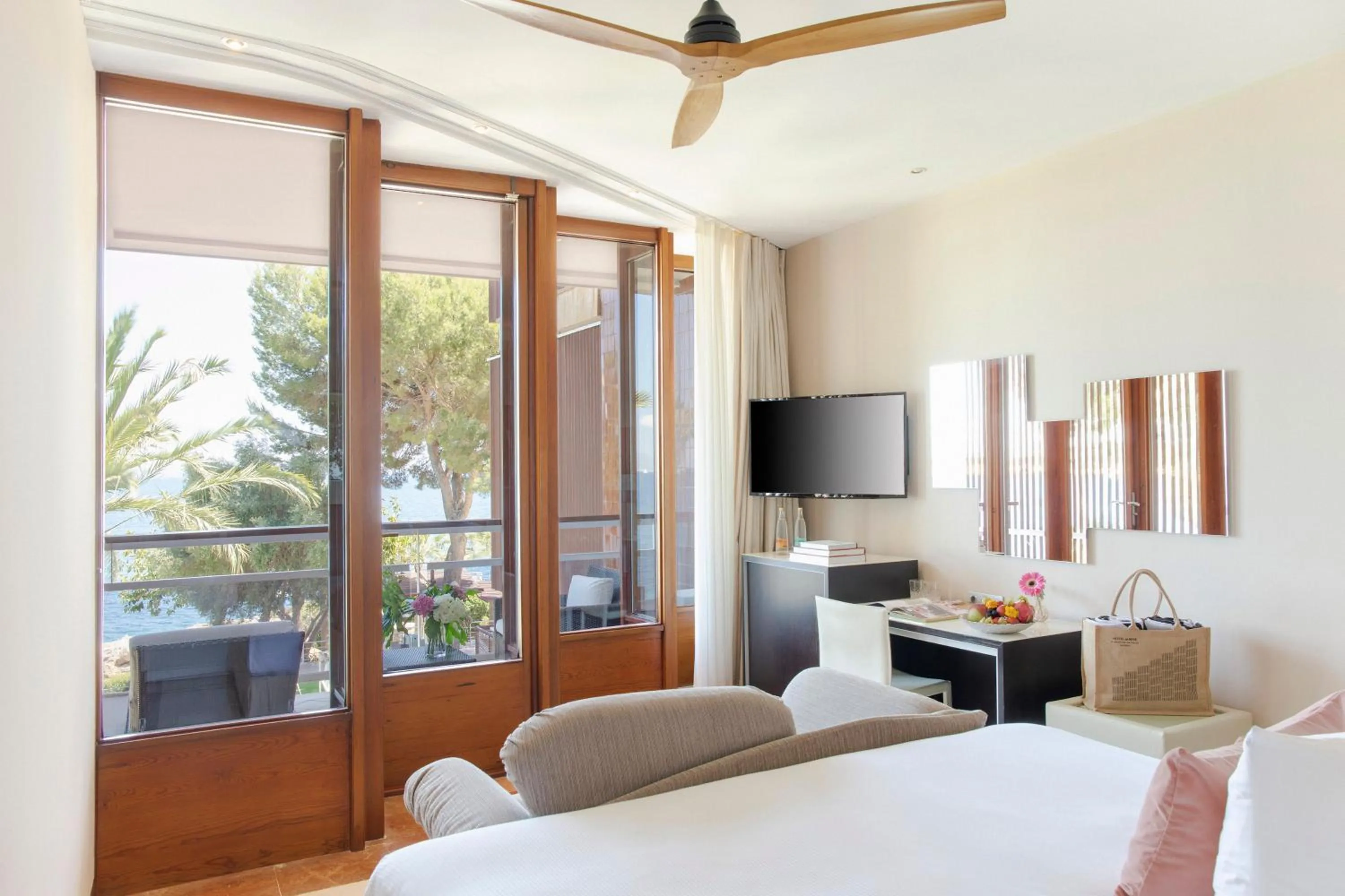 Bed in Hotel de Mar Gran Meliá - Adults Only - The Leading Hotels of the World