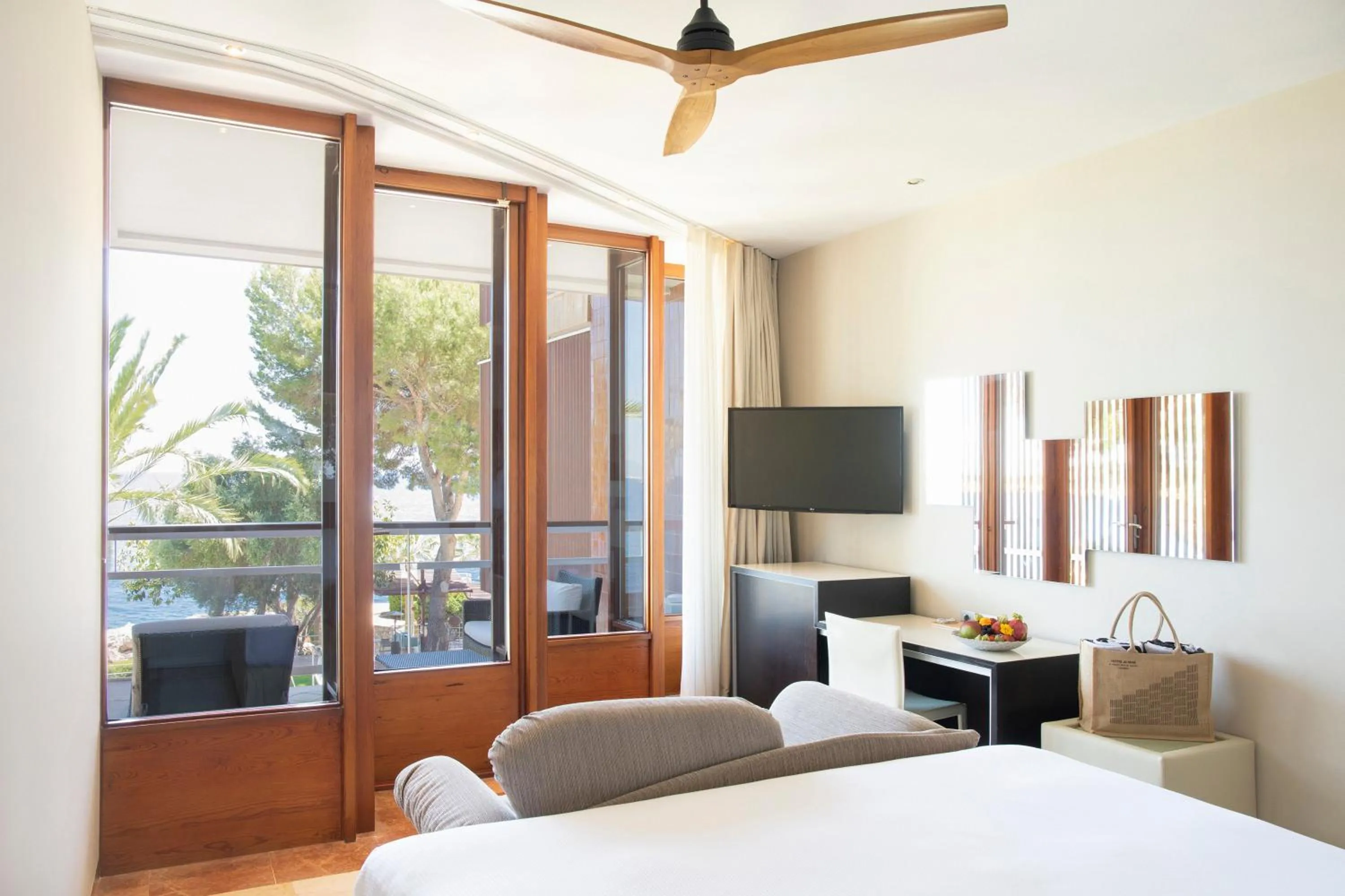 Bed in Hotel de Mar Gran Meliá - Adults Only - The Leading Hotels of the World
