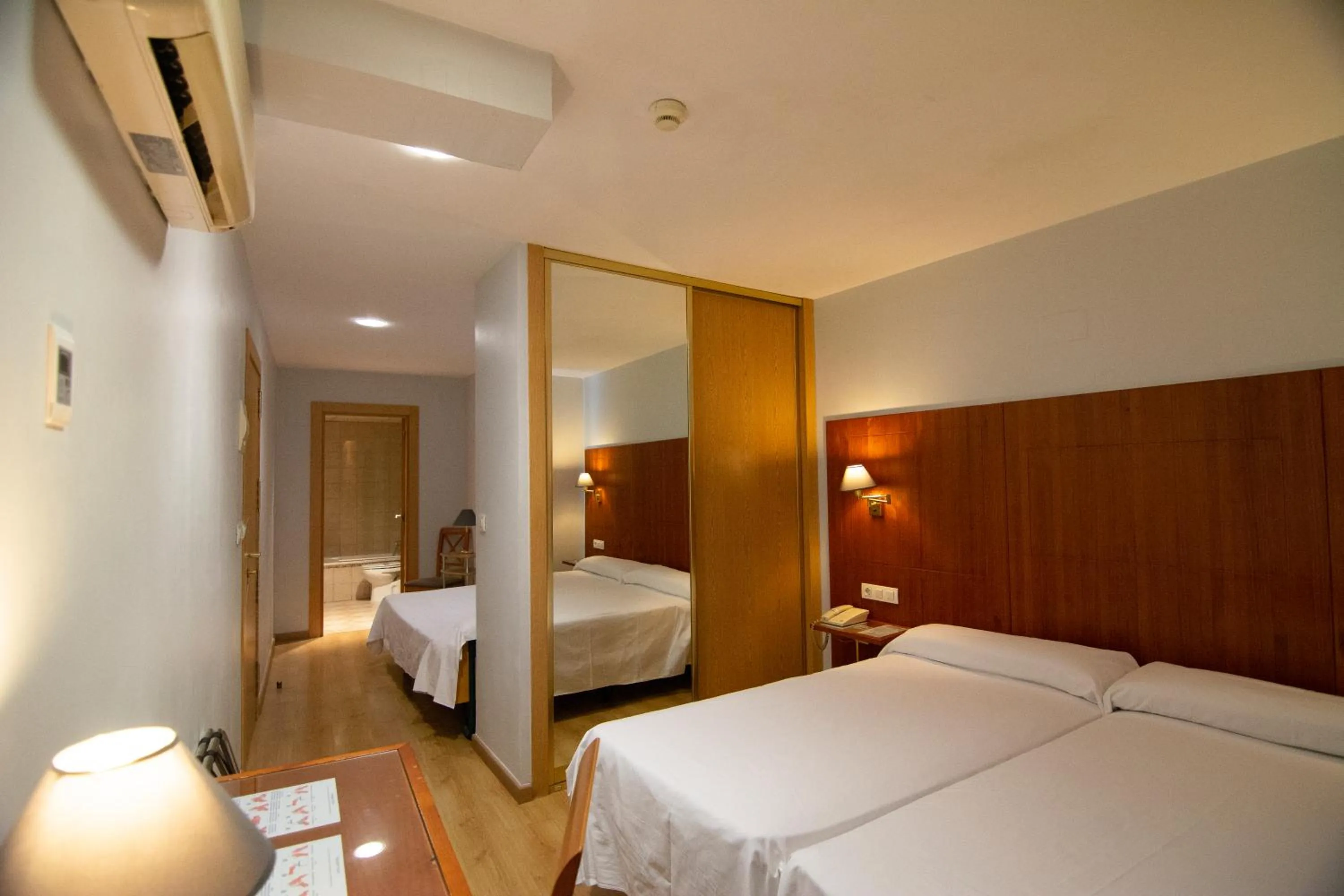 Bed in Hotel Hispania