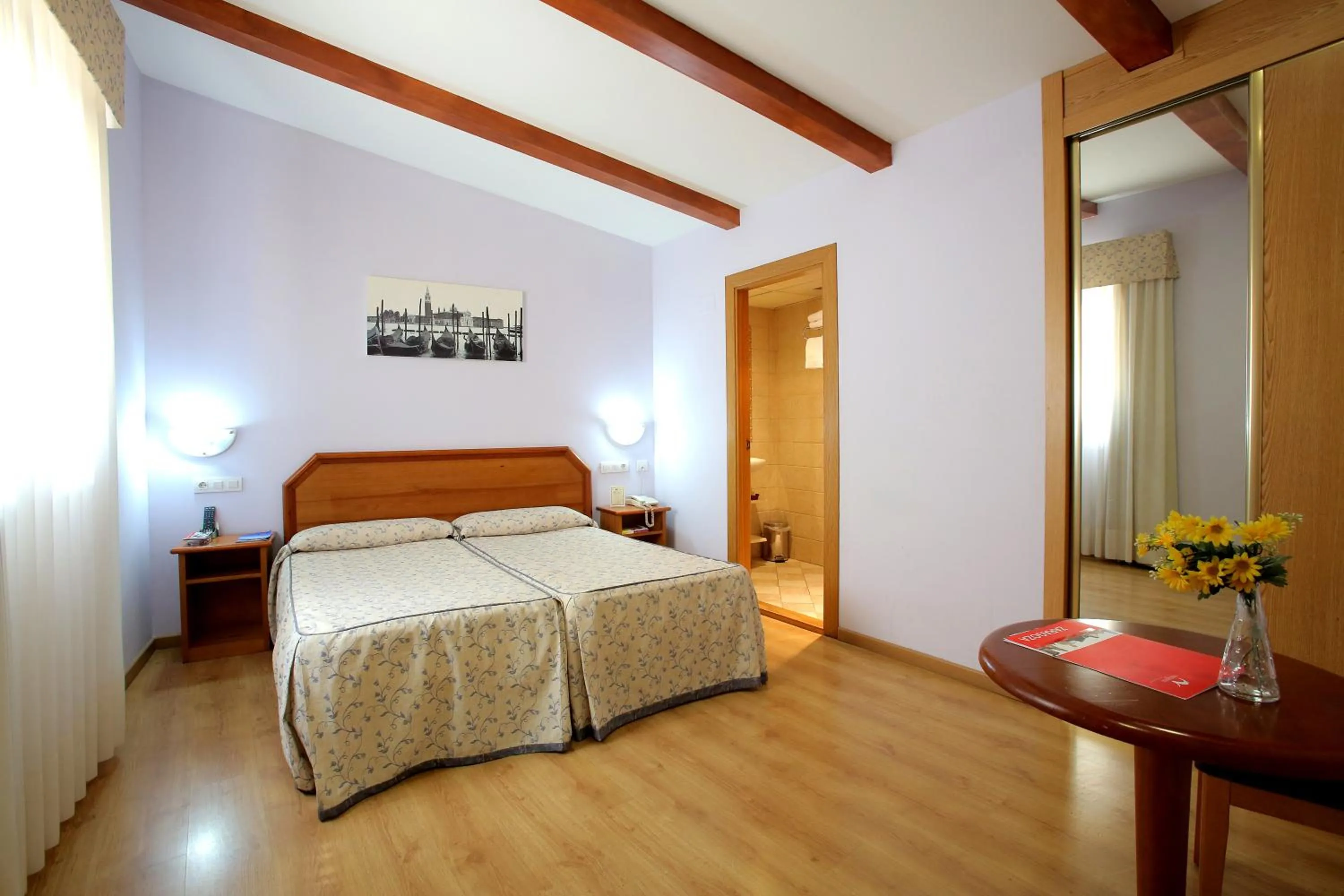 Photo of the whole room, Bed in Hotel Hispania