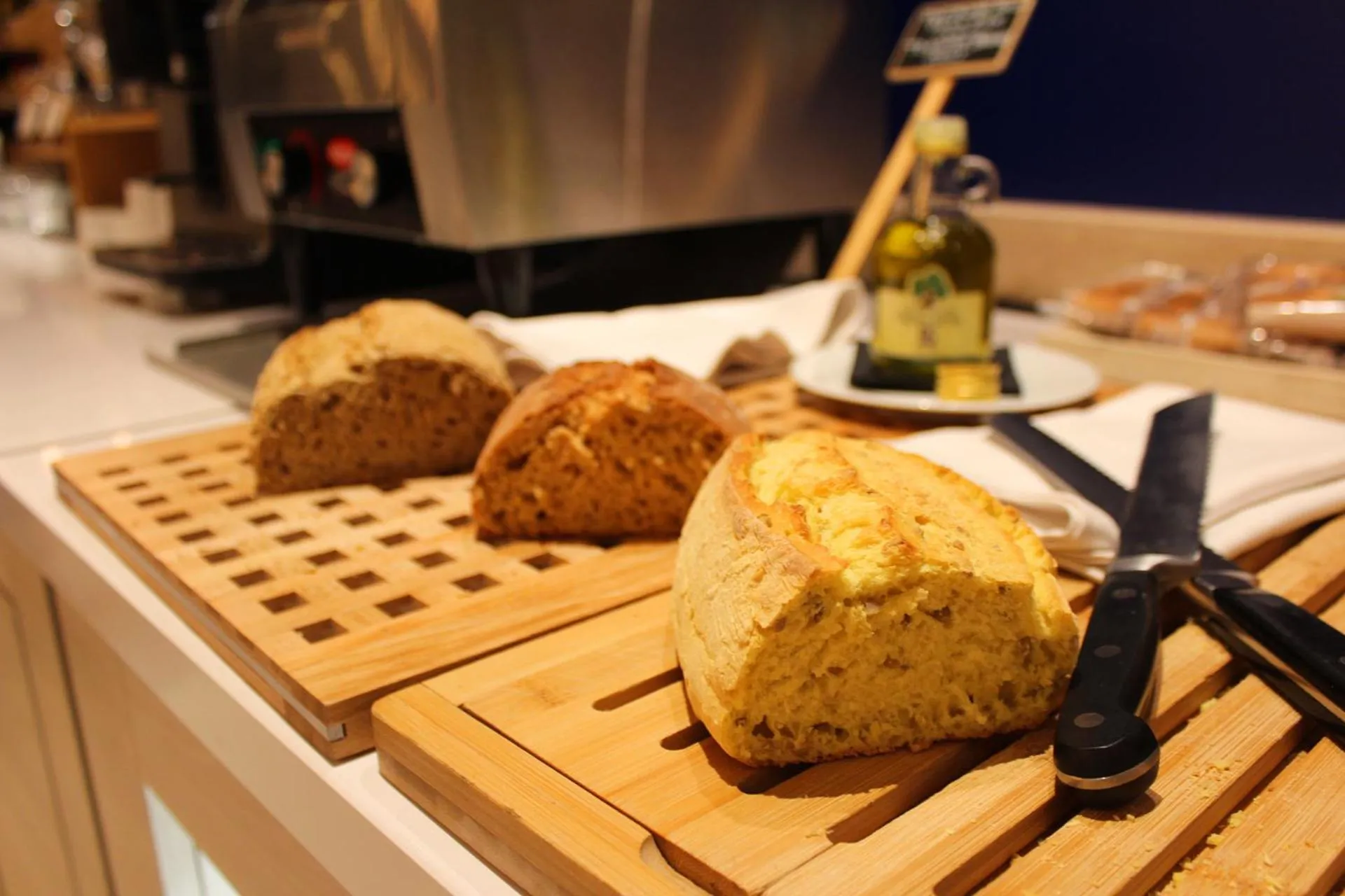 Restaurant/places to eat in Hotel Villamadrid