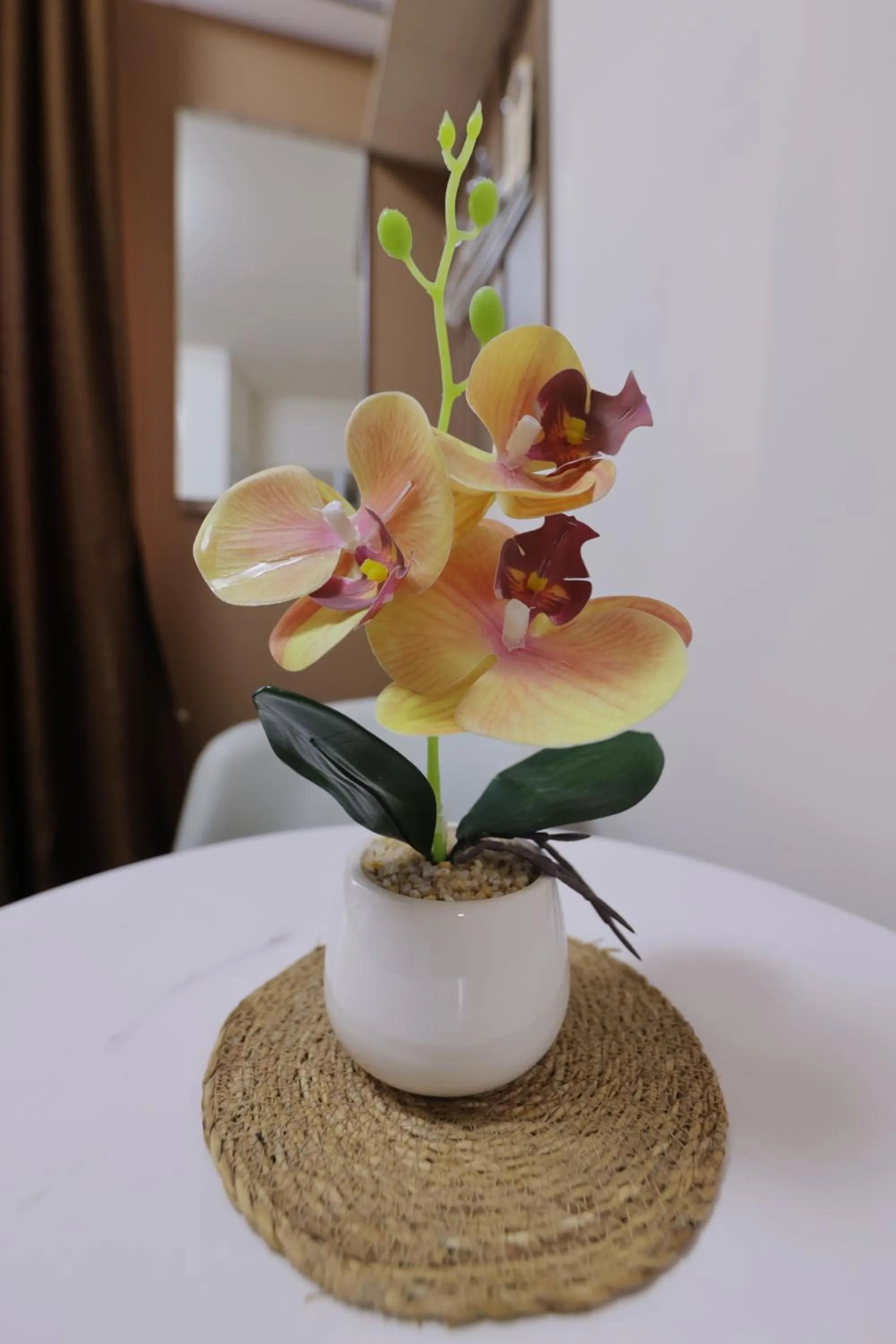 Decorative detail in MarNar Hotel