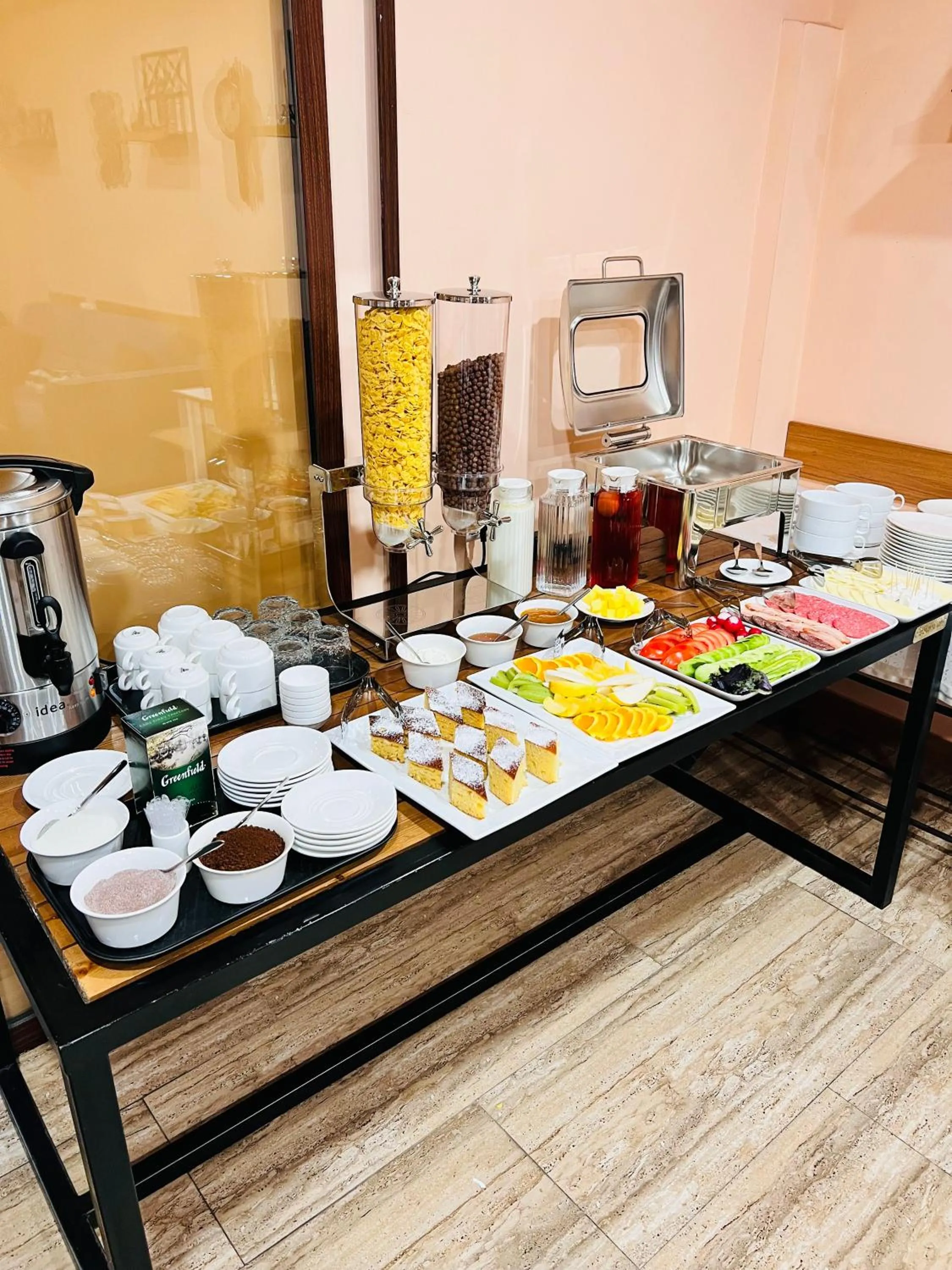 Coffee/tea facilities in MarNar Hotel