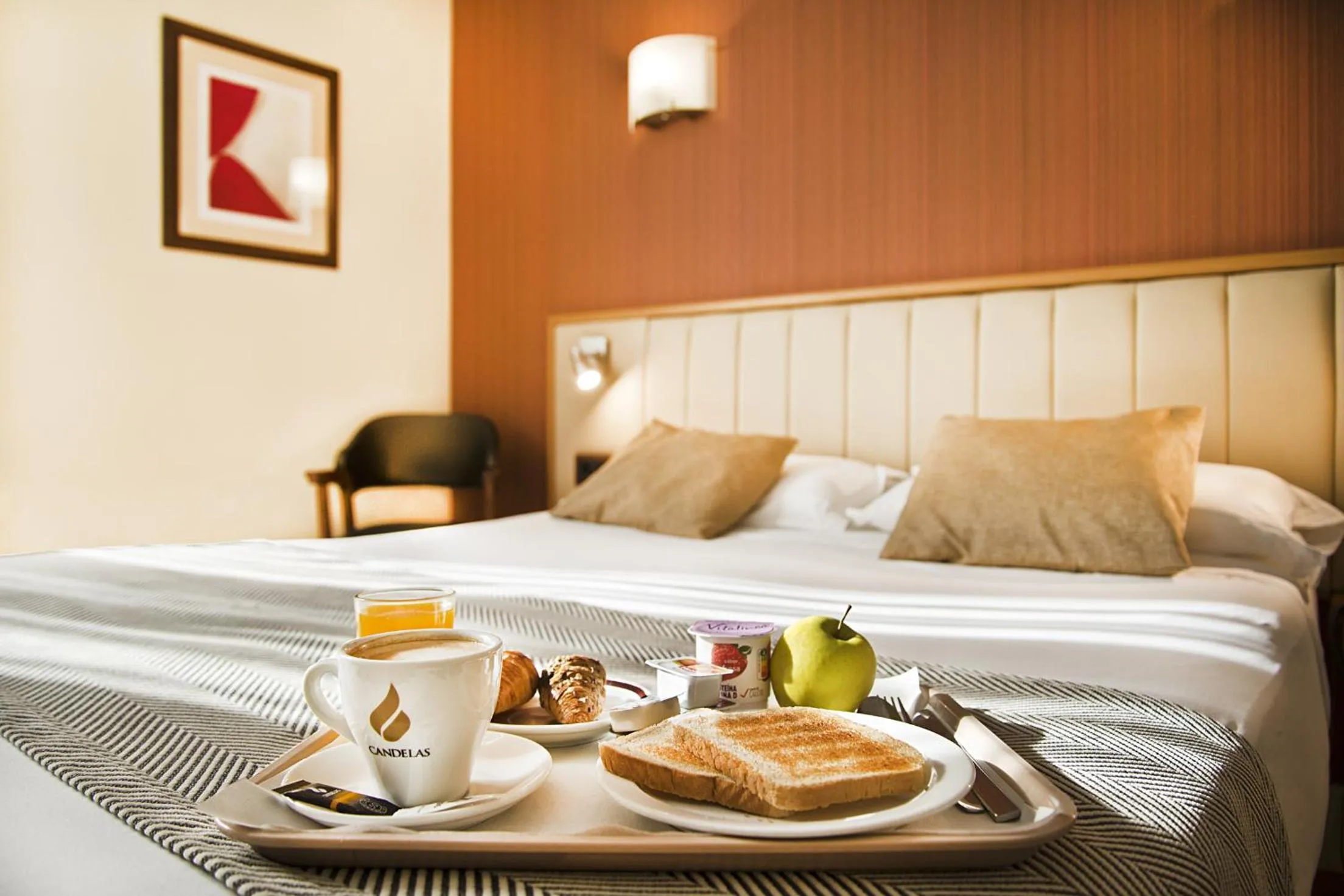 Breakfast, Bed in Hospedium Hotel Los Condes