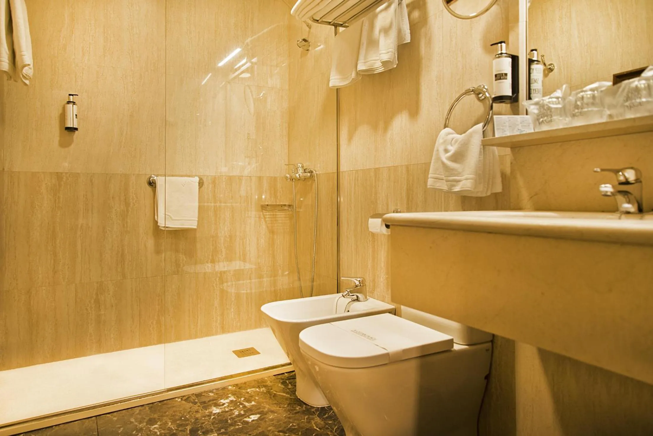 Bathroom in Hospedium Hotel Los Condes