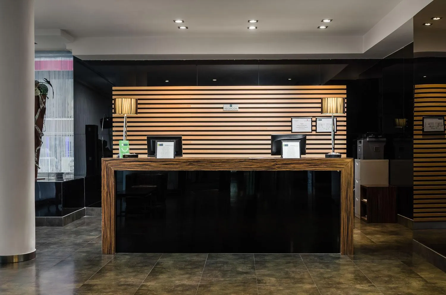 Lobby or reception in Hotel Asset Torrejón