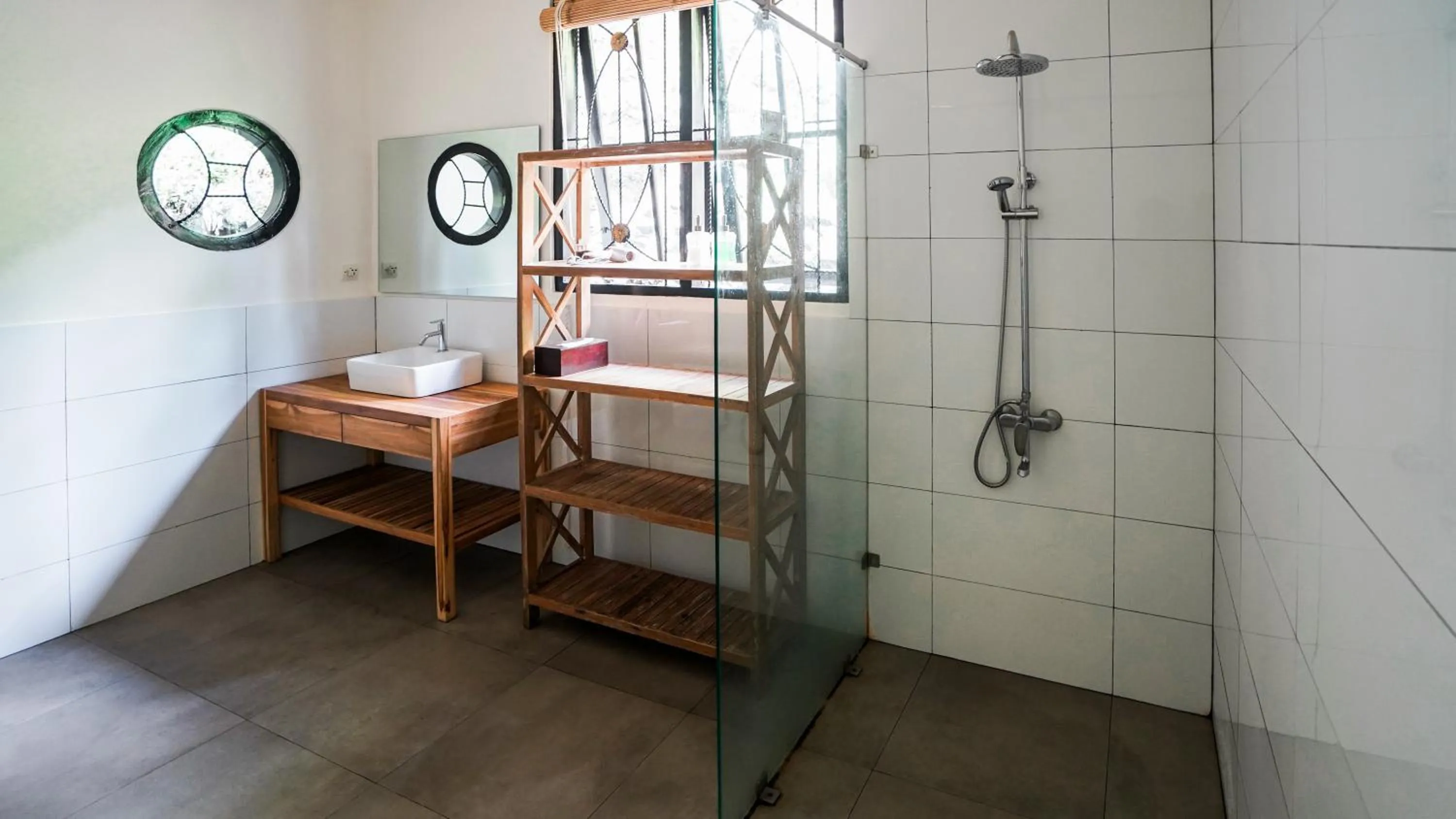 Bathroom in The Lavana Villa Lombok Sunset