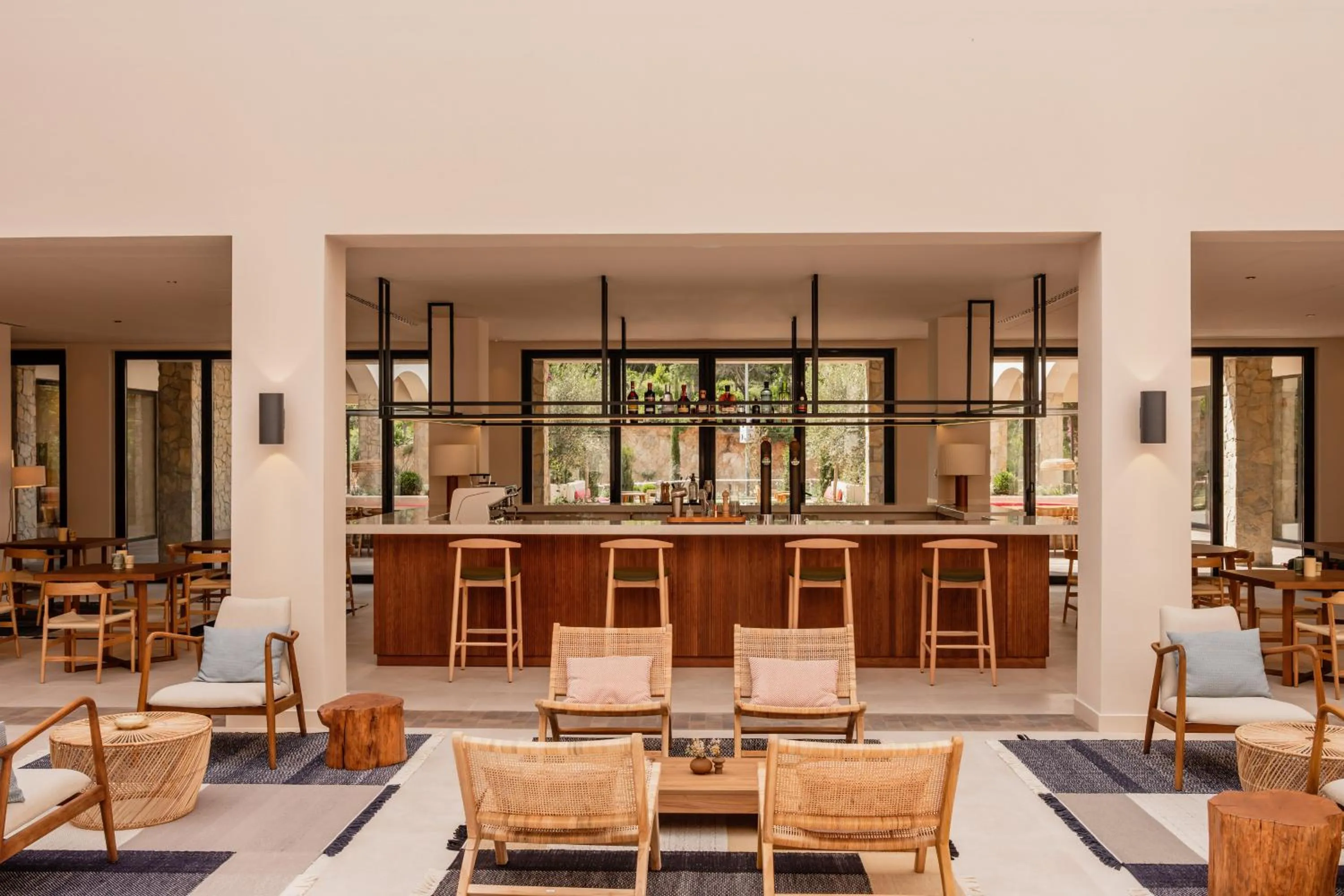 Restaurant/places to eat, Lounge/Bar in Pola Giverola Resort