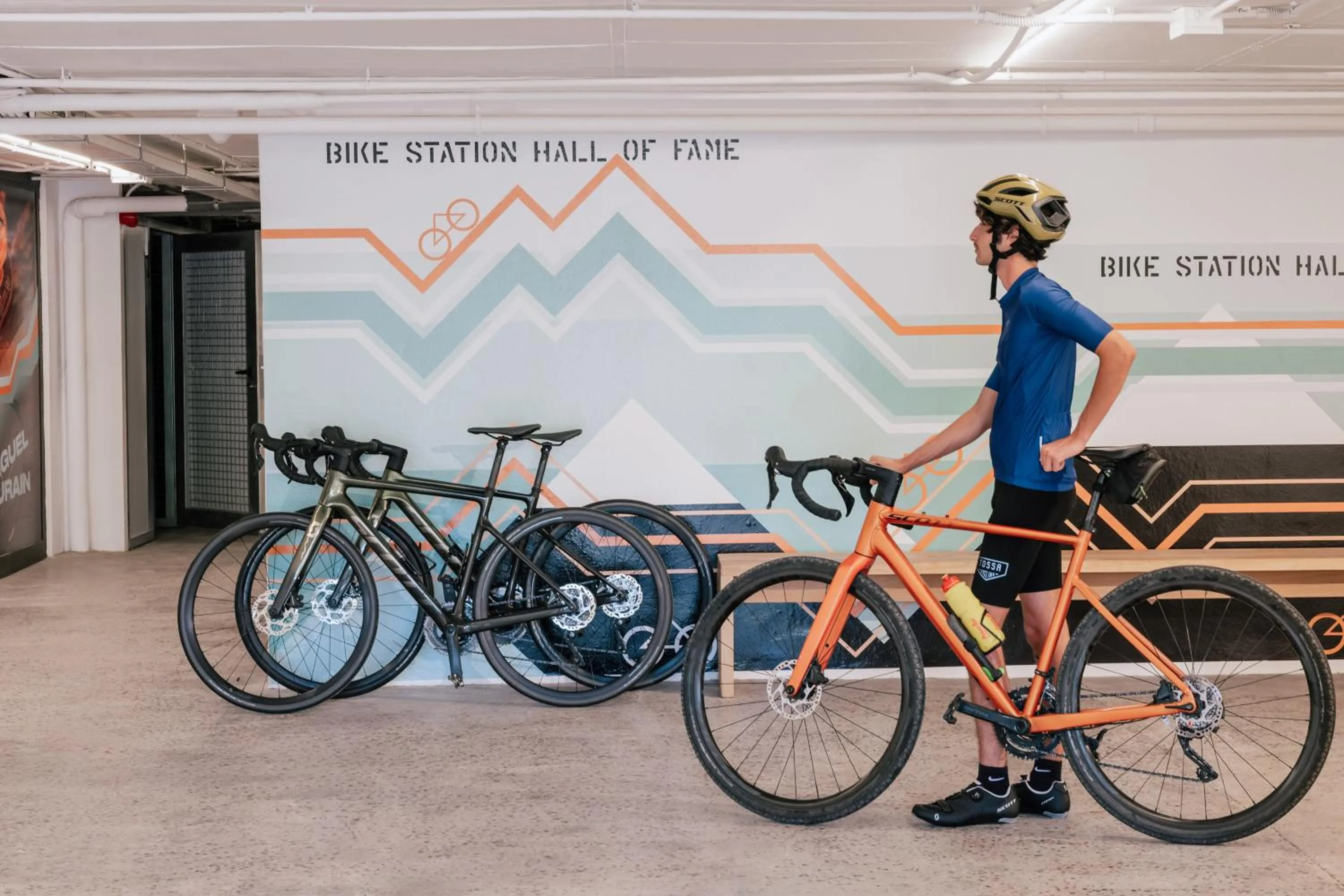 People in Zel Costa Brava