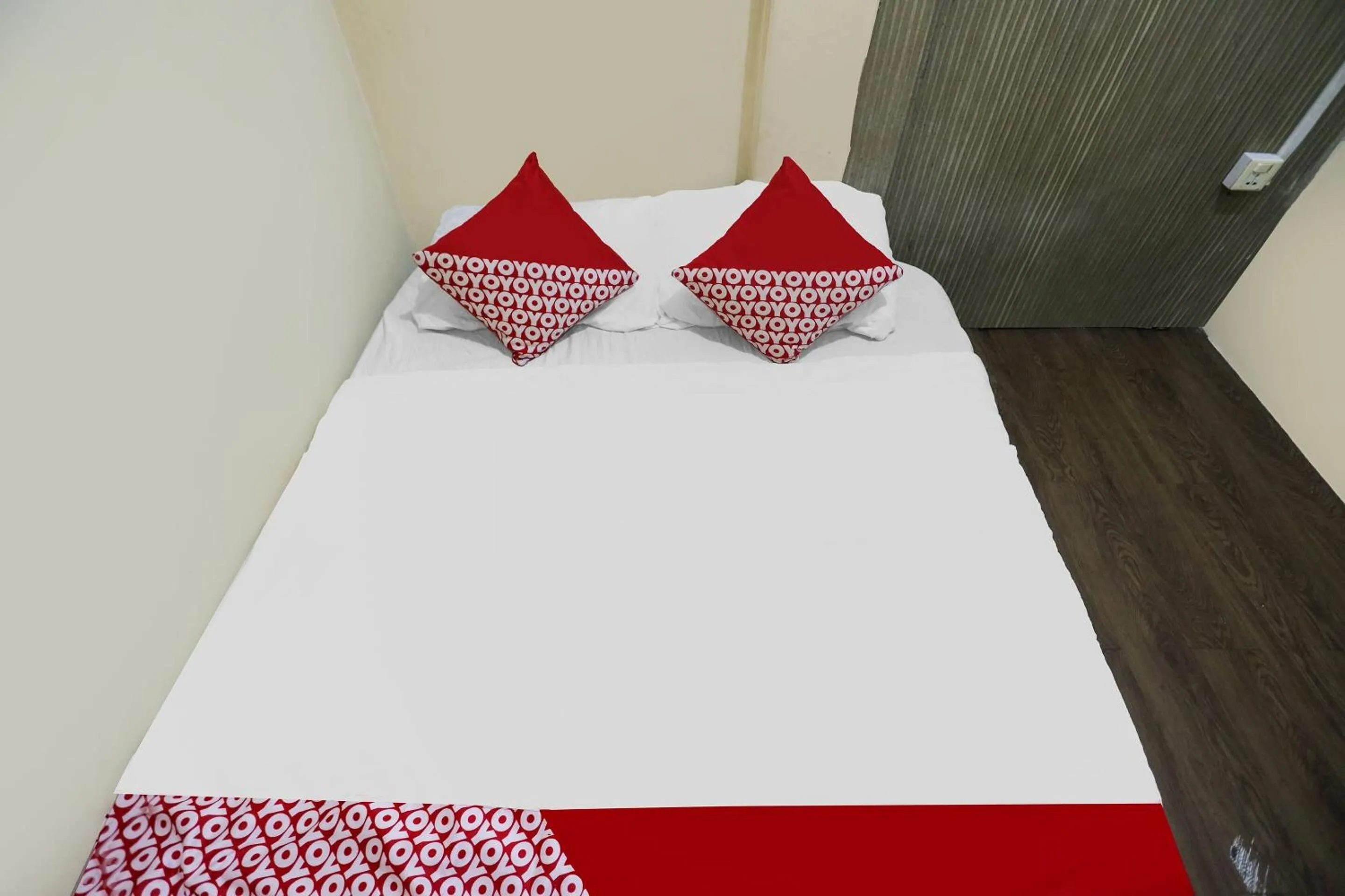 Bedroom, Bed in Hotel O Bagus Stay