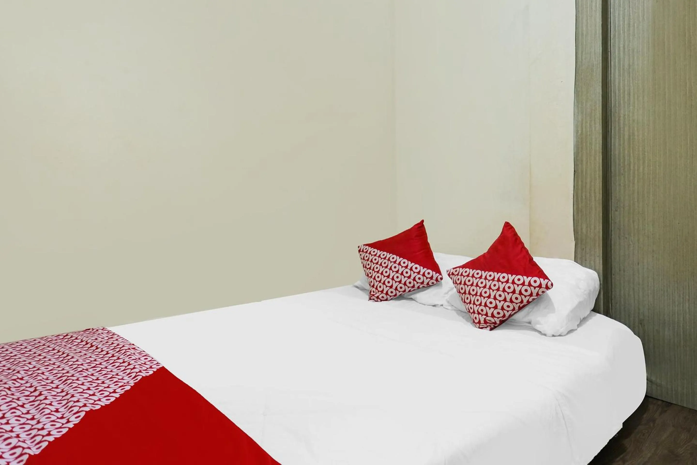 Bedroom, Bed in Hotel O Bagus Stay