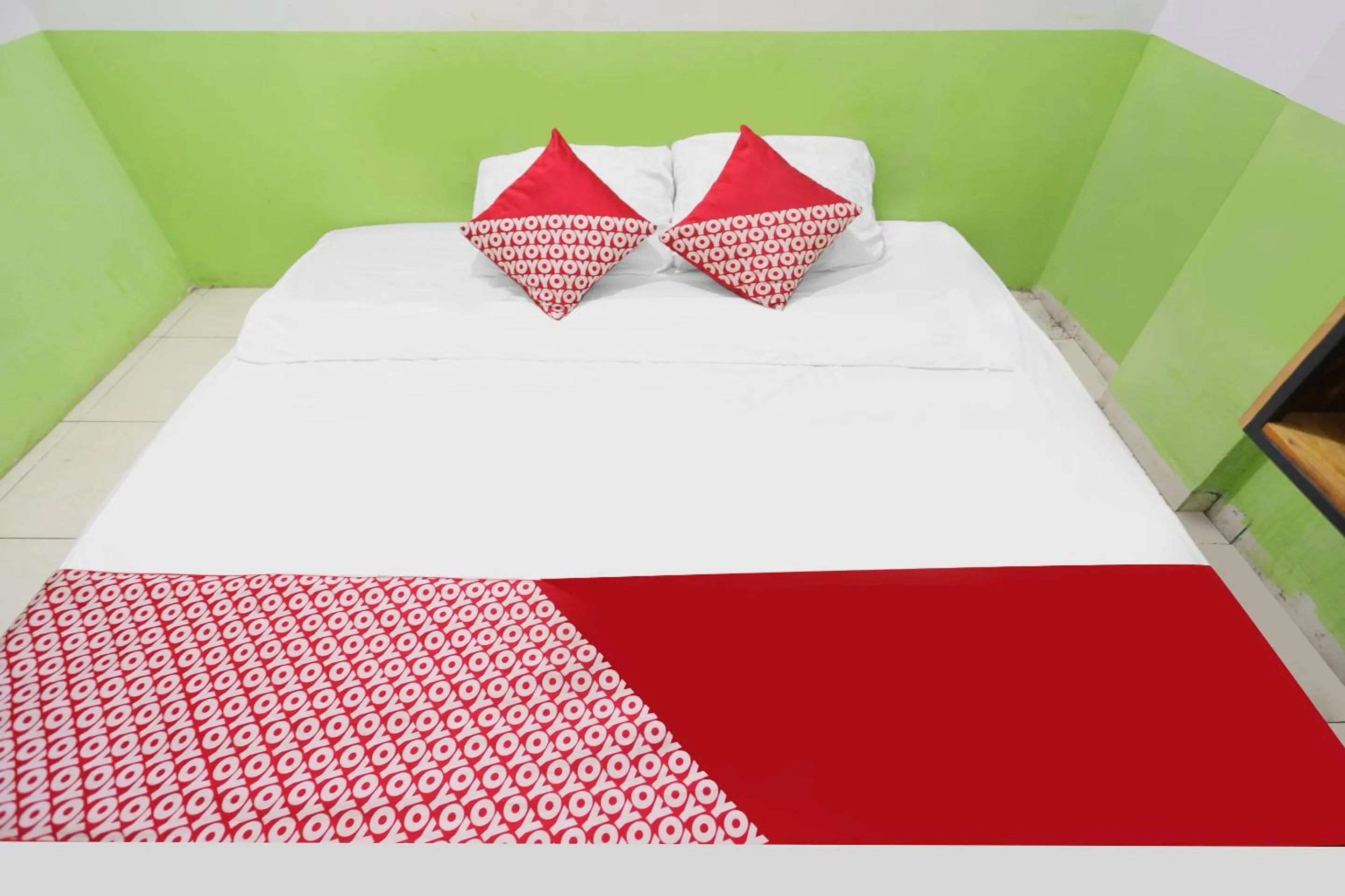 Bedroom, Bed in Hotel O Bagus Stay