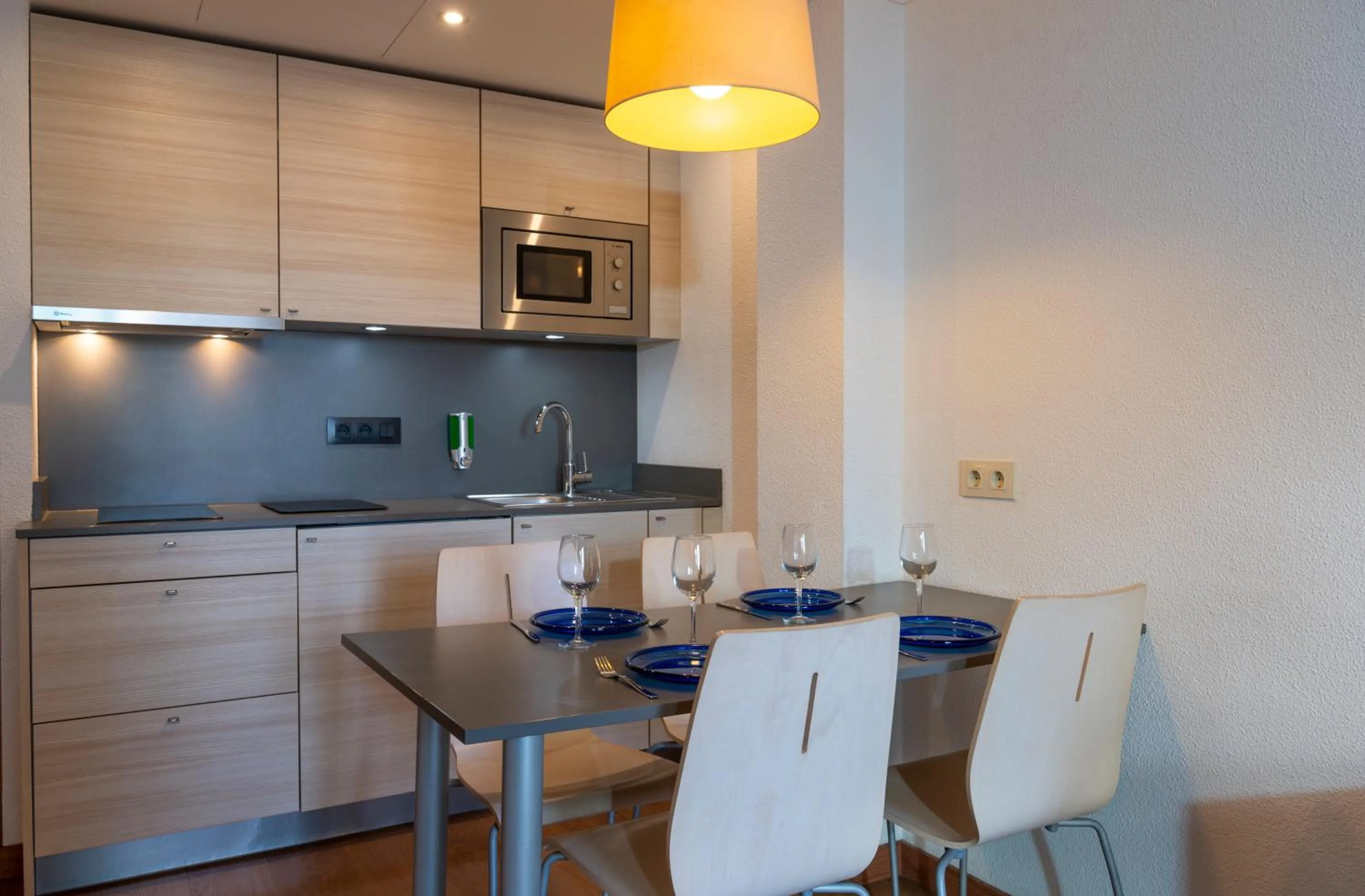 Kitchen or kitchenette in Almirall Apartaments