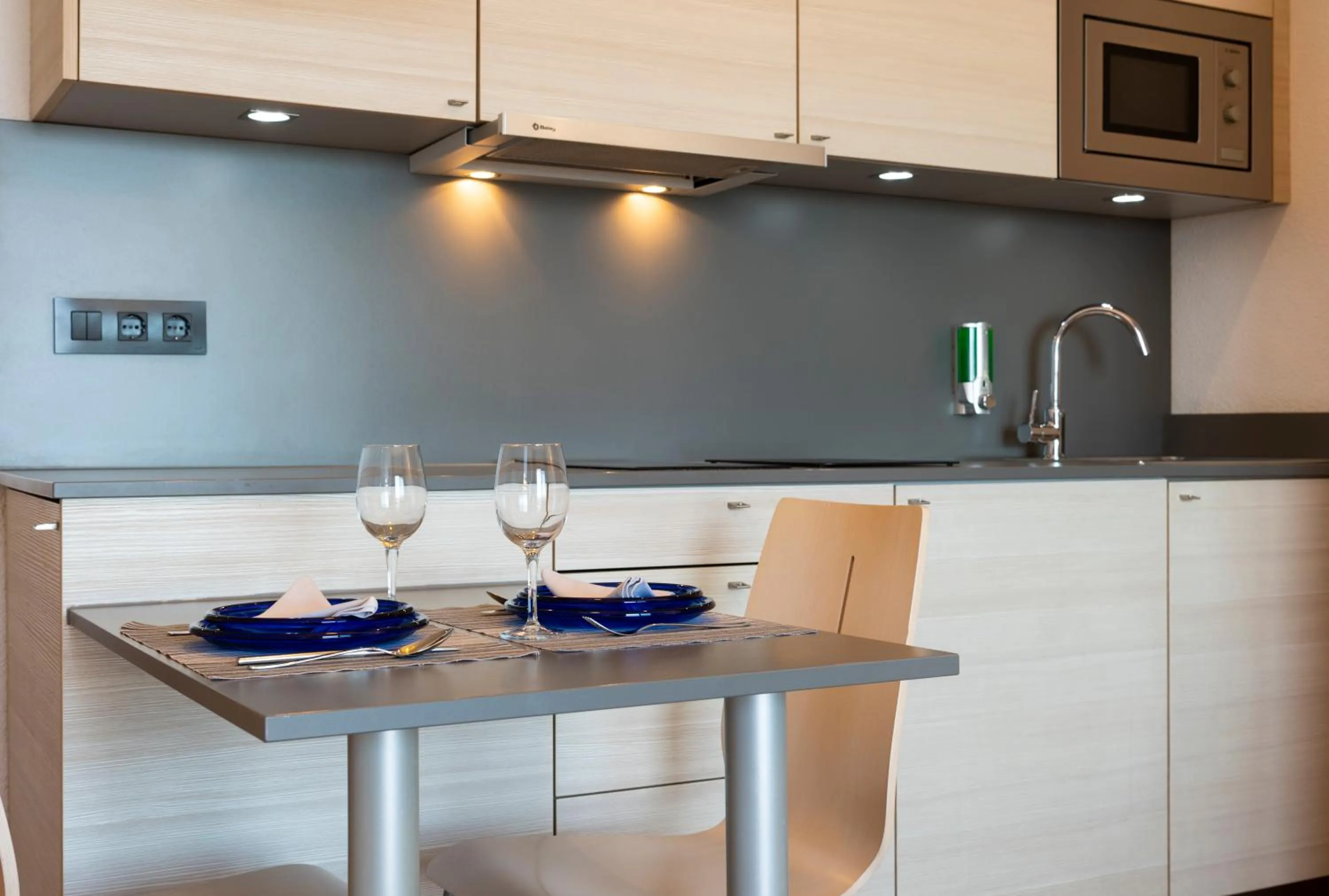 Kitchen or kitchenette in Almirall Apartaments