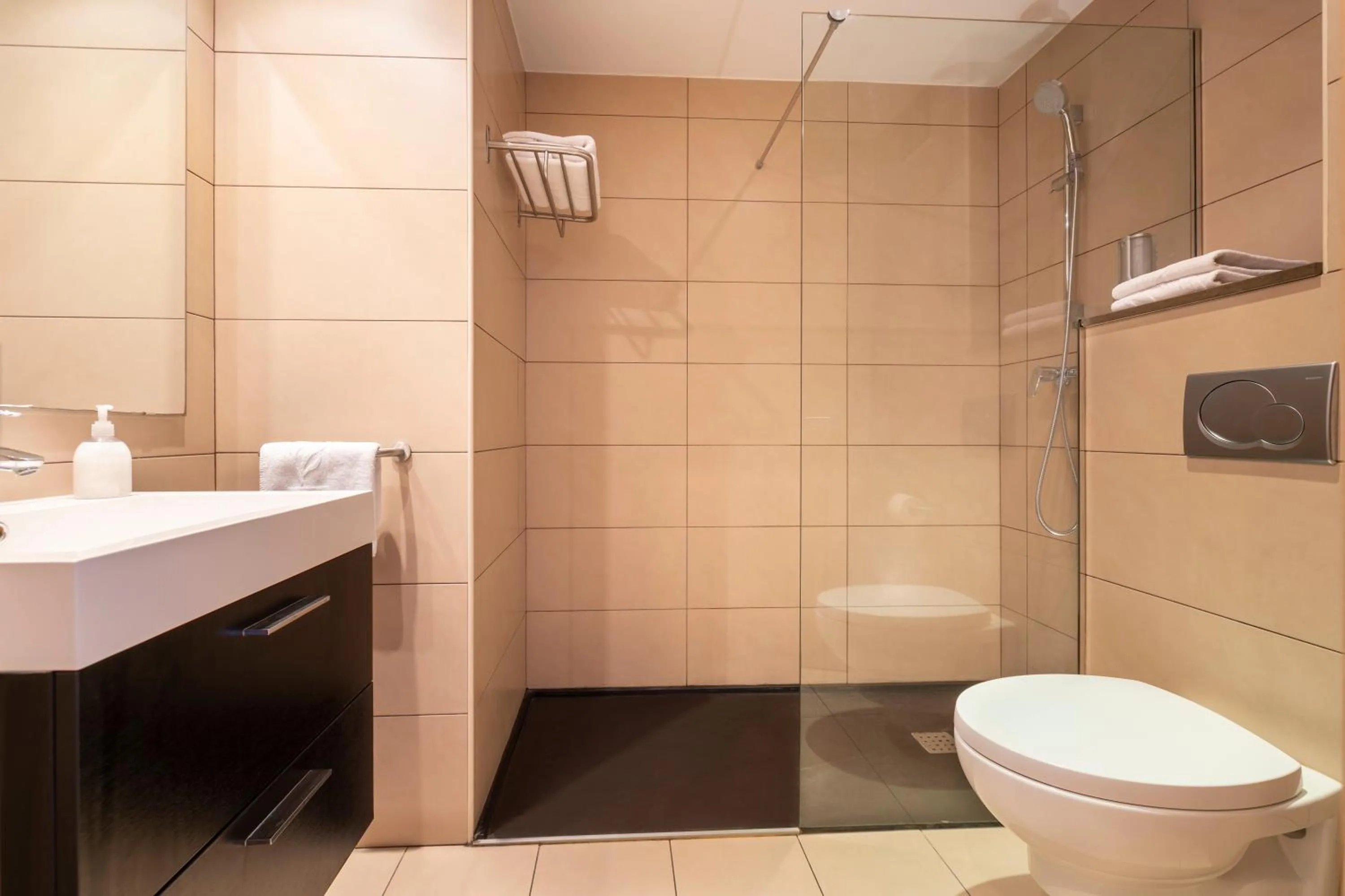 Shower in Almirall Apartaments