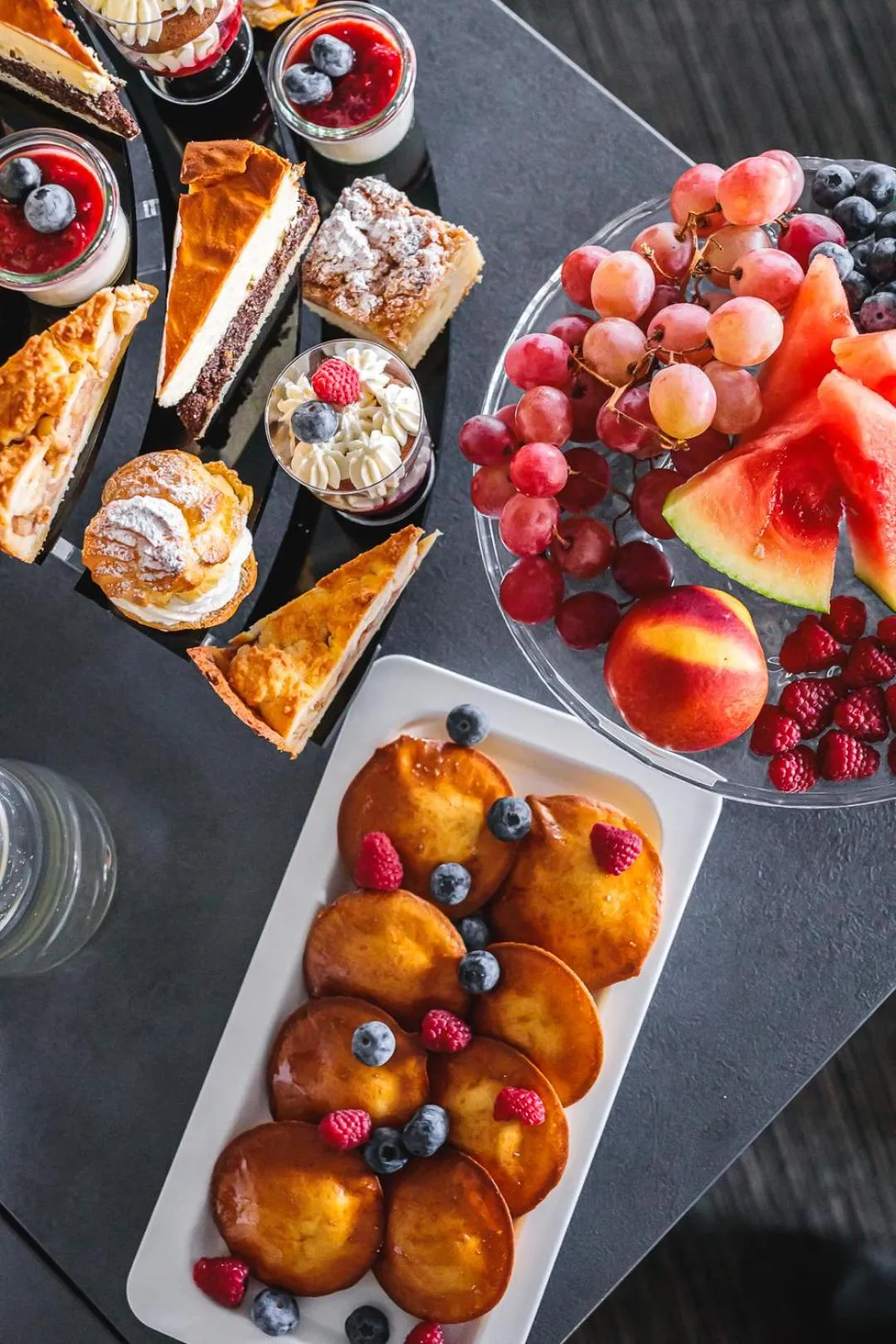 Restaurant/places to eat in Hotel Akwawit