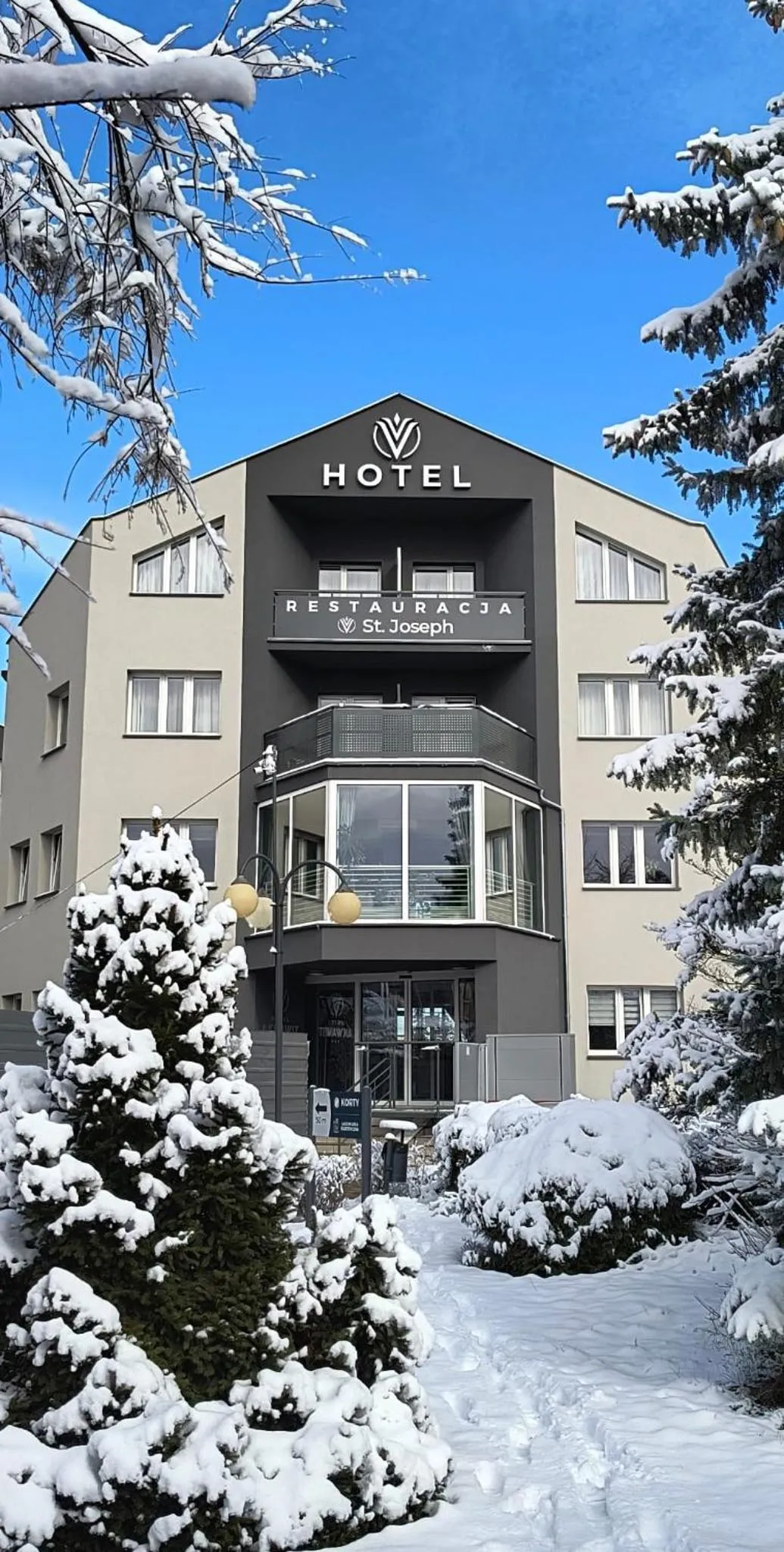 Property building in Hotel Akwawit