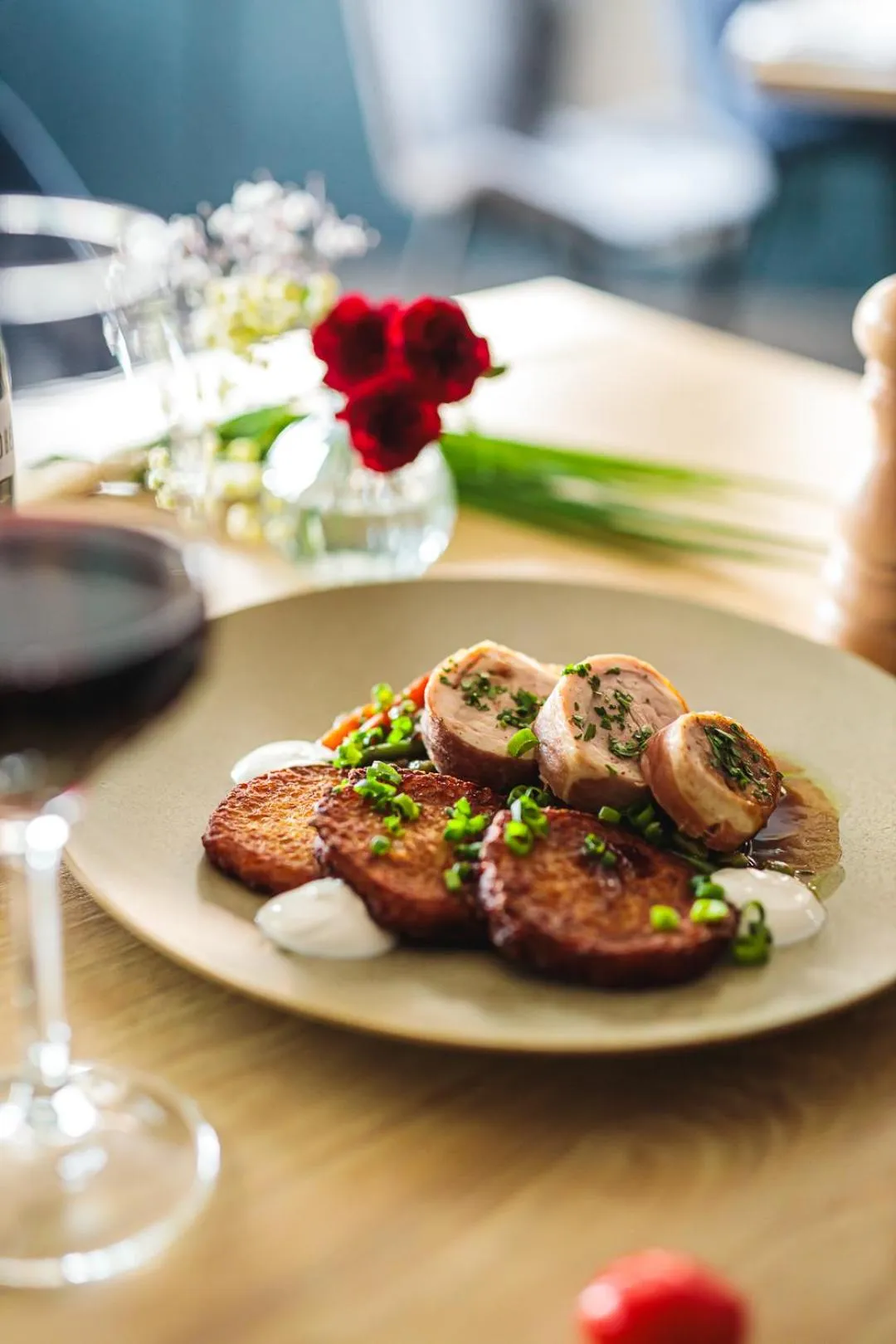 Restaurant/places to eat in Hotel Akwawit