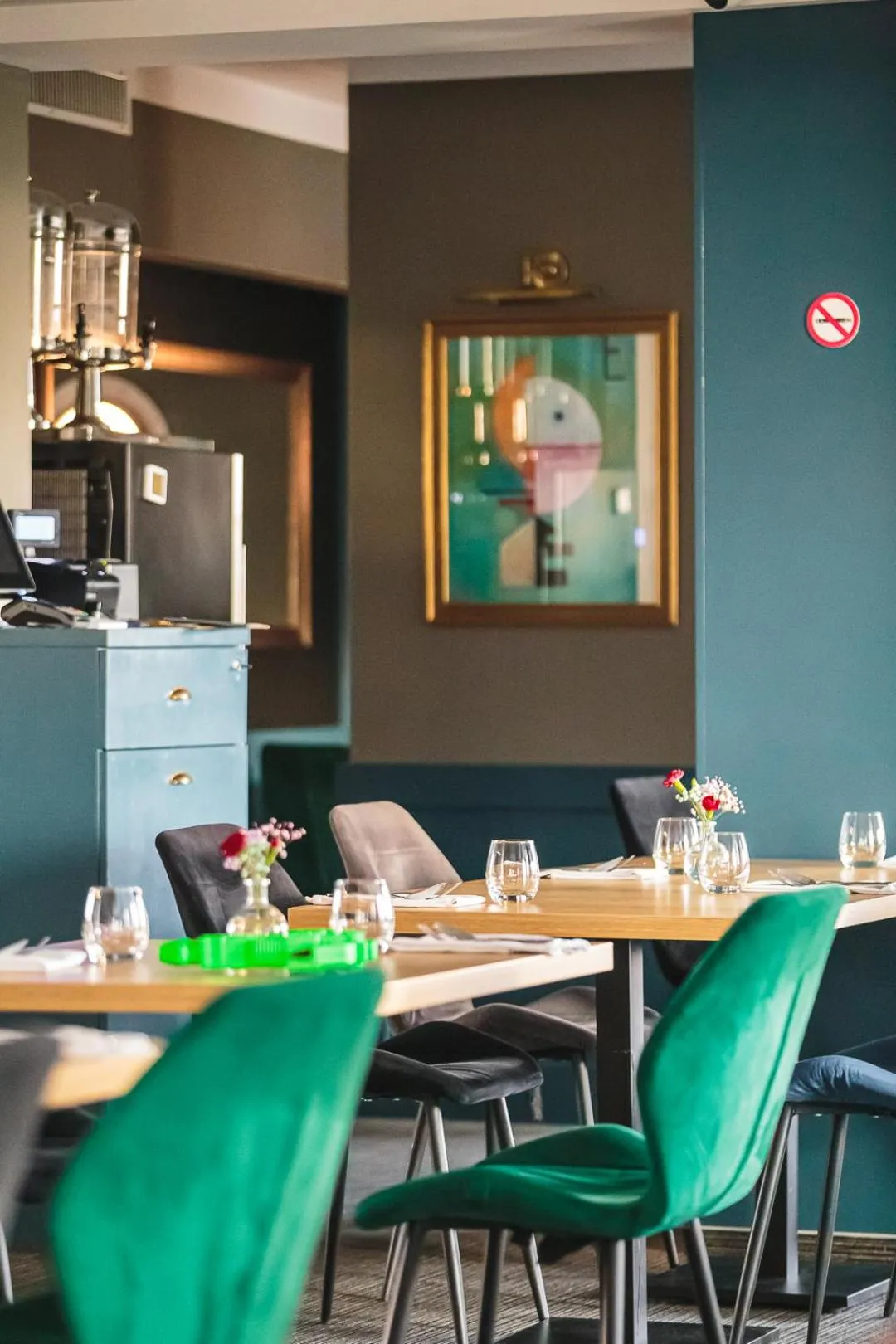 Restaurant/places to eat in Hotel Akwawit