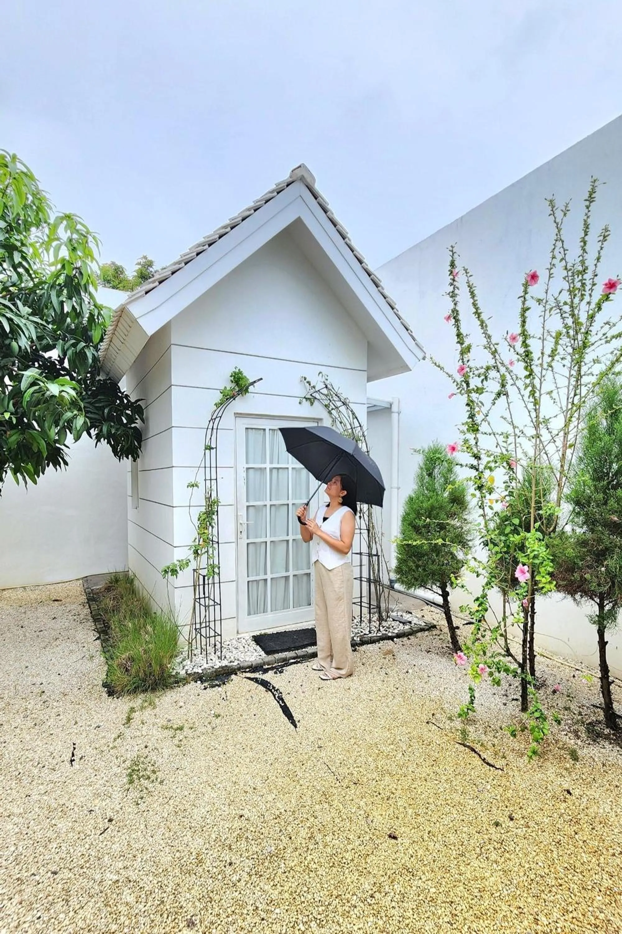 People in Floraison Living Villa Yogyakarta