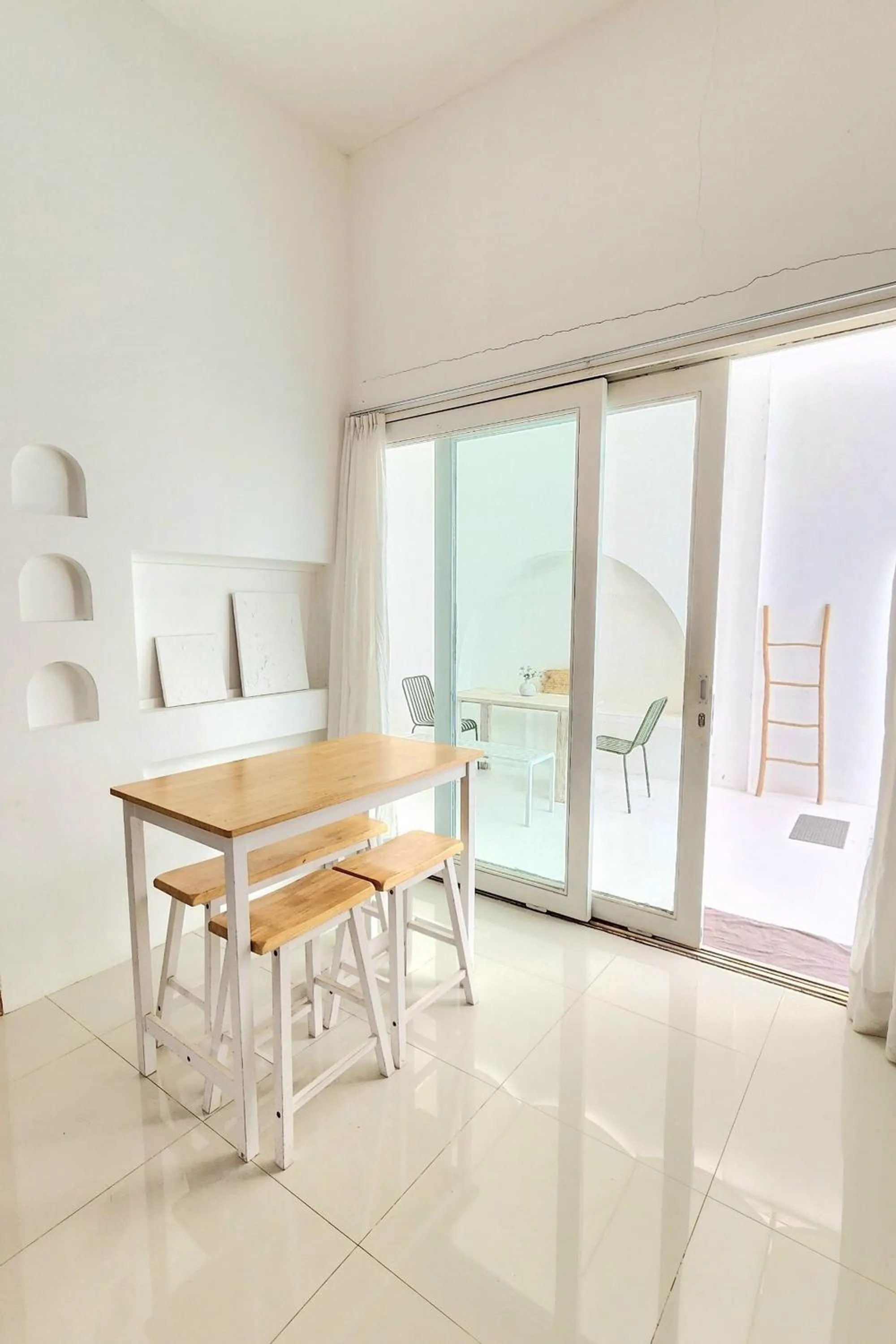 Dining area in Floraison Living Villa Yogyakarta