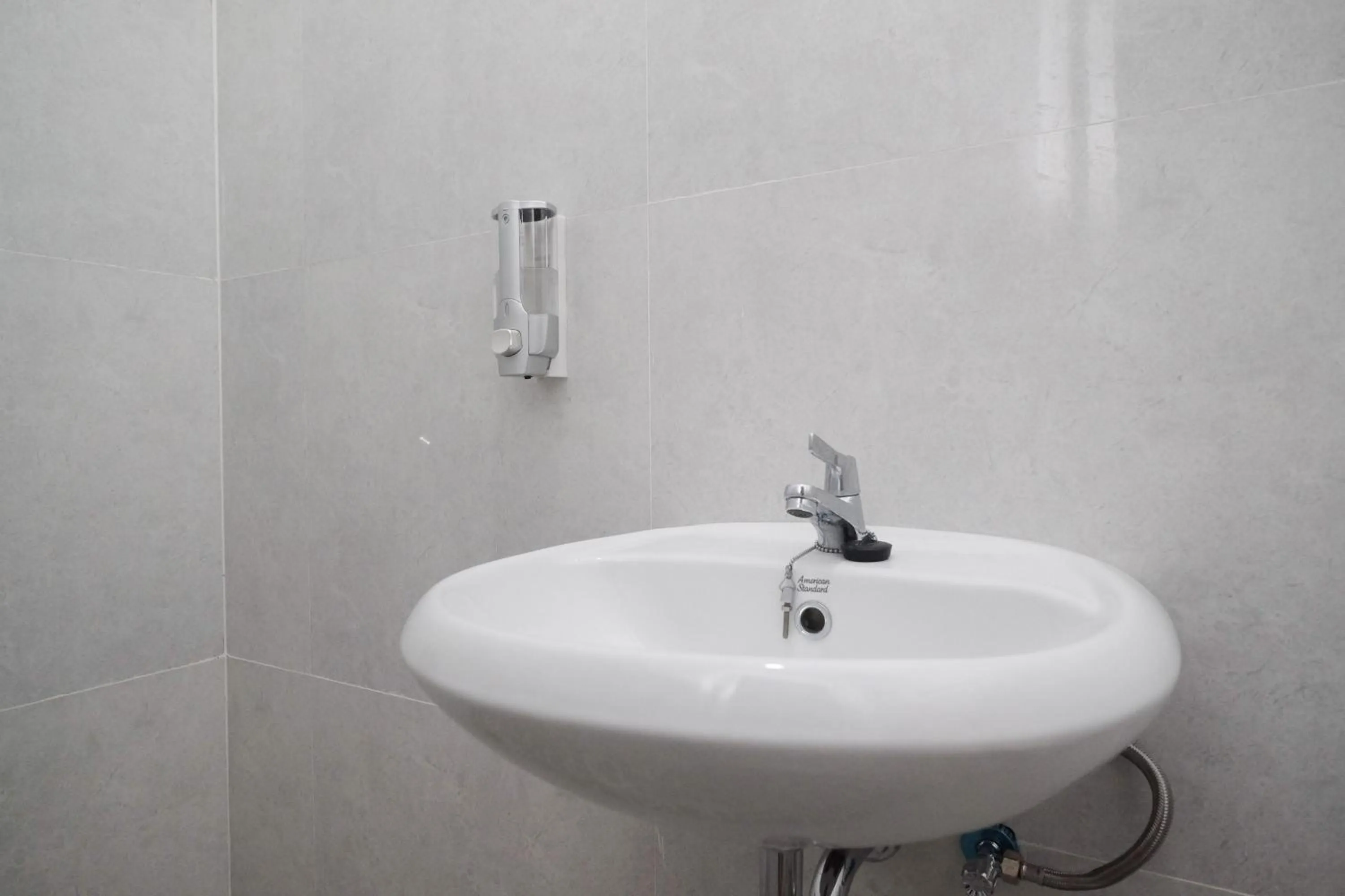 Bathroom in RedDoorz Plus near Alun Alun Kota Blora