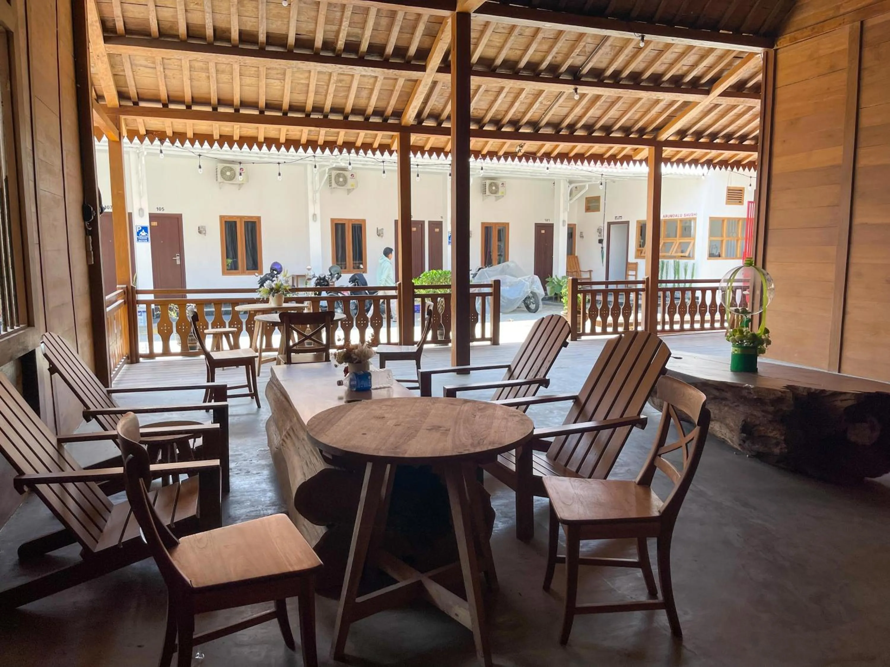 Seating area in RedDoorz Plus near Alun Alun Kota Blora