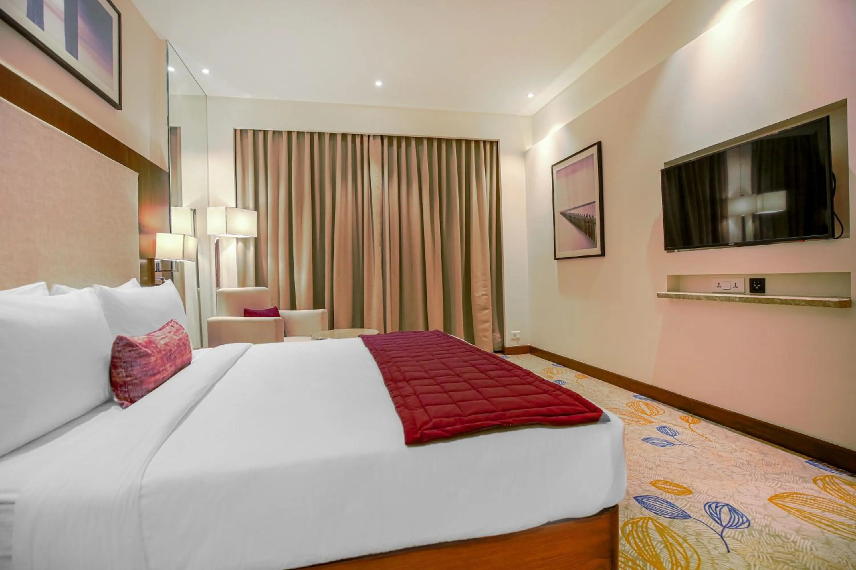 Bed in Best Western Plus Chandigarh Mohali