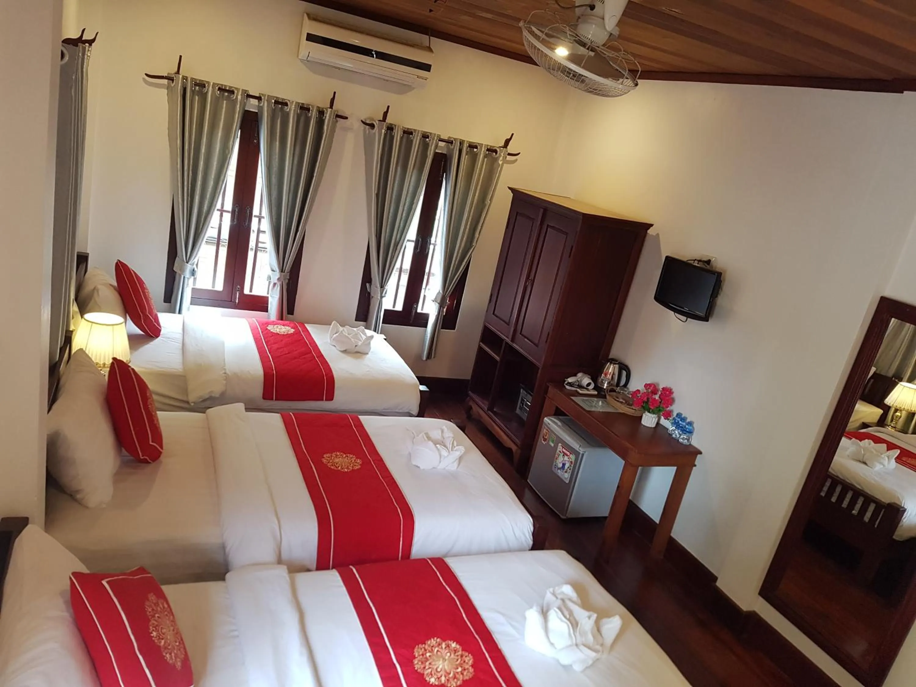 Bed in Luang Prabang Pangkham Lodge