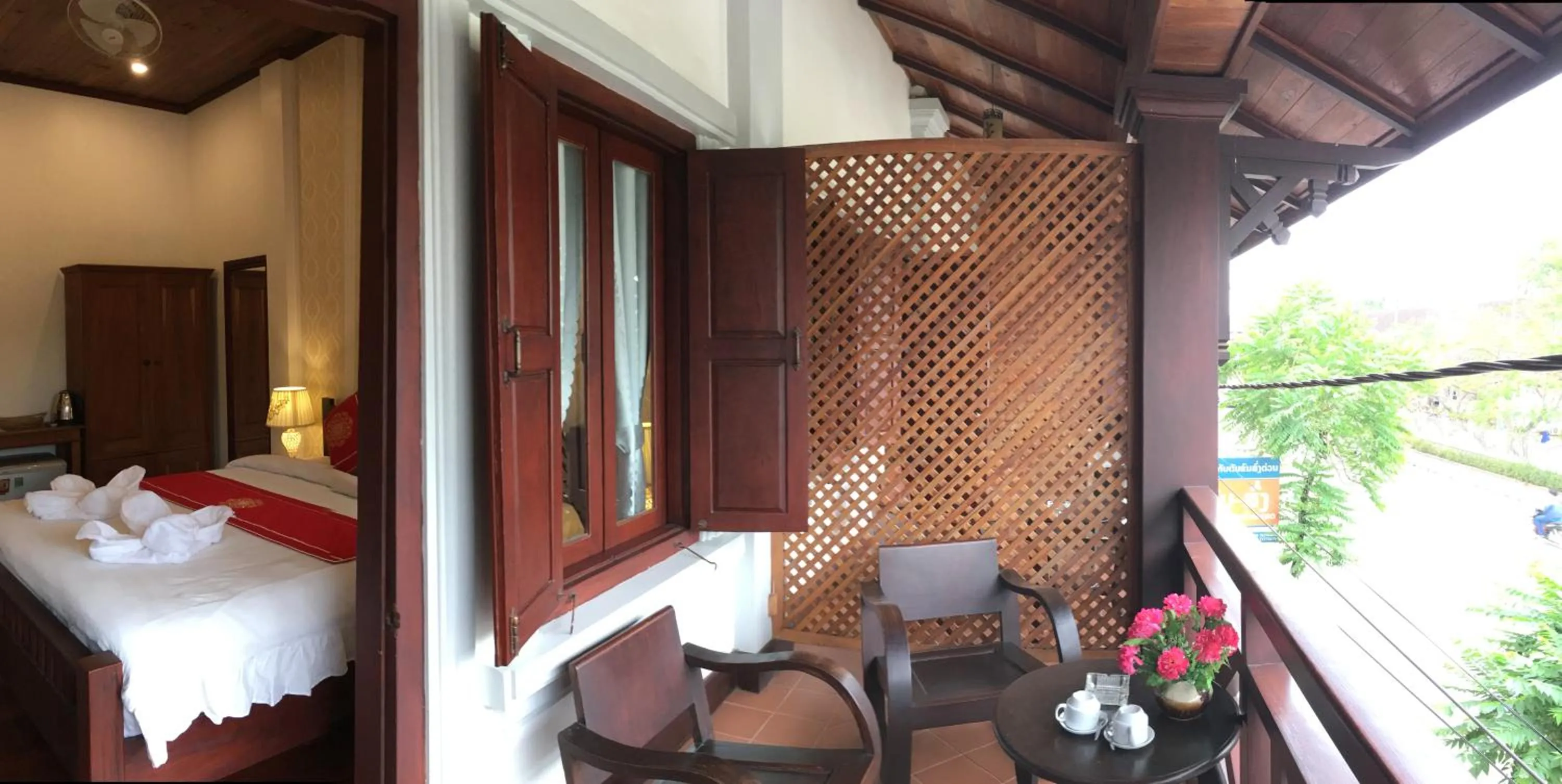 Bed in Luang Prabang Pangkham Lodge