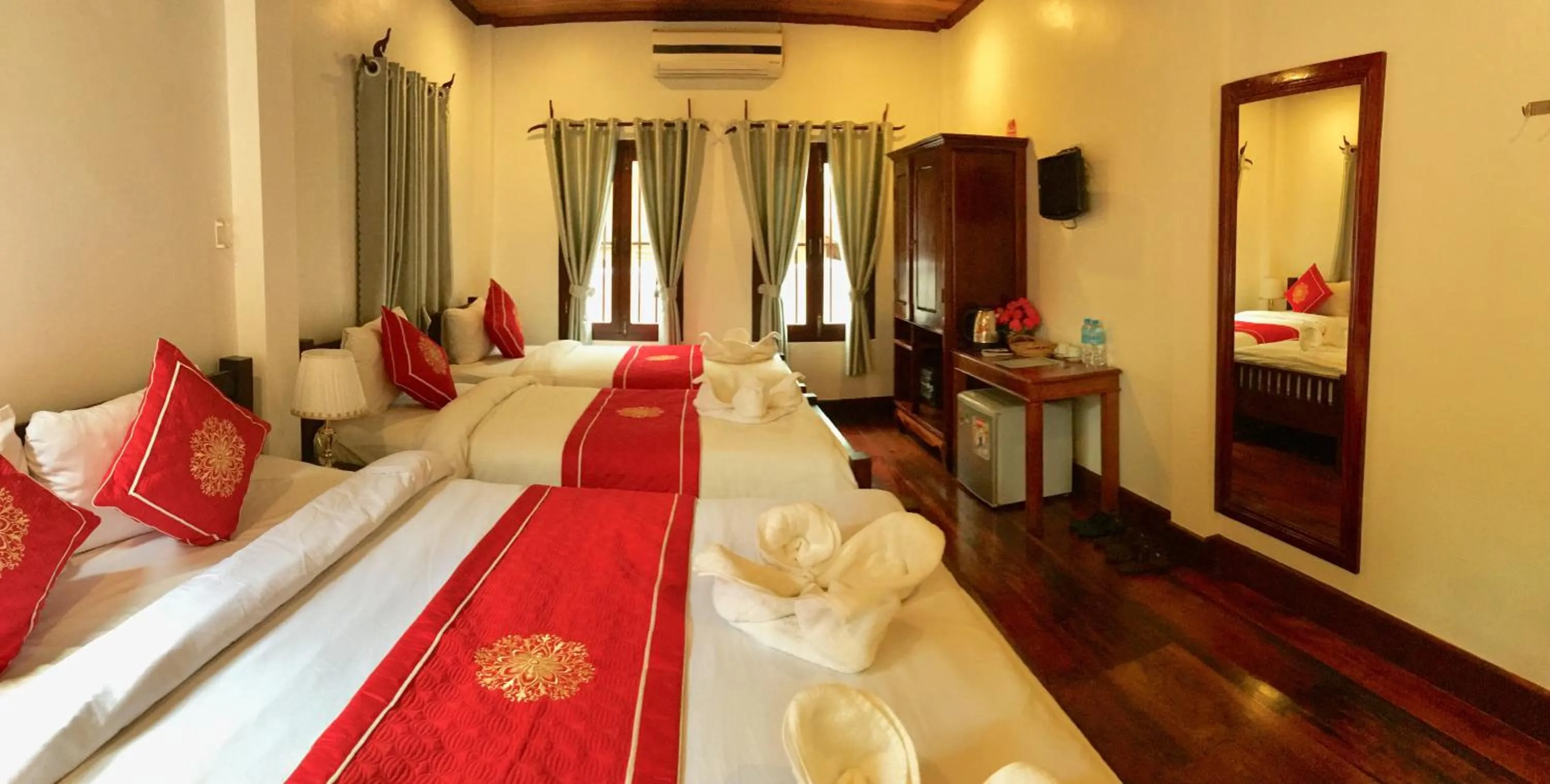 Bed in Luang Prabang Pangkham Lodge