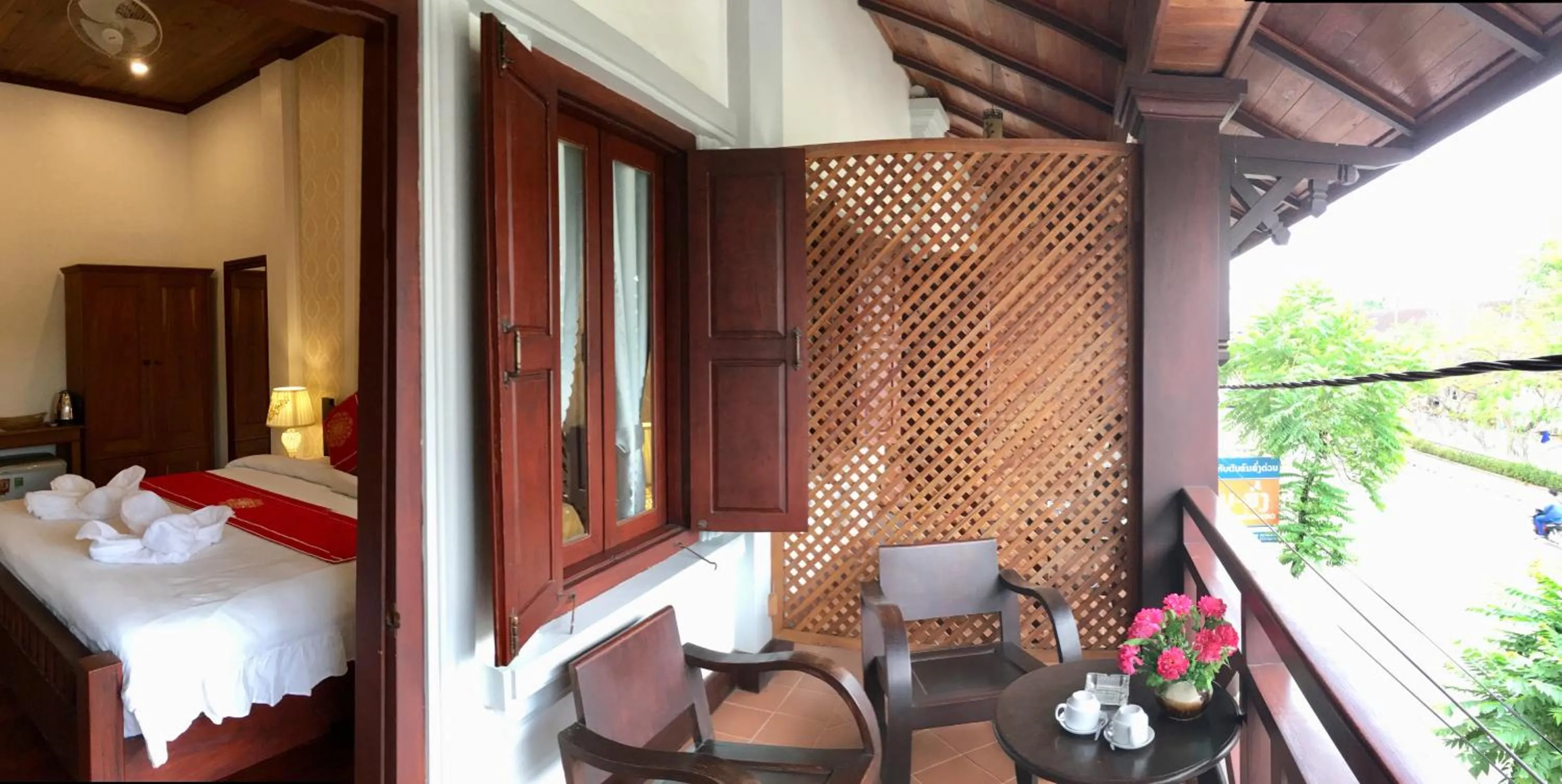 Bed in Luang Prabang Pangkham Lodge