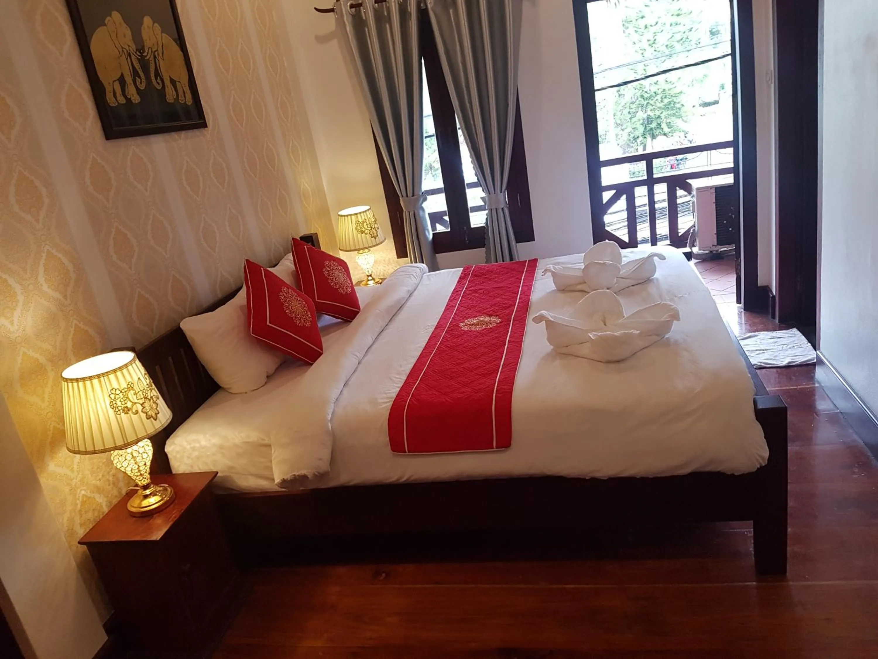 Bed in Luang Prabang Pangkham Lodge