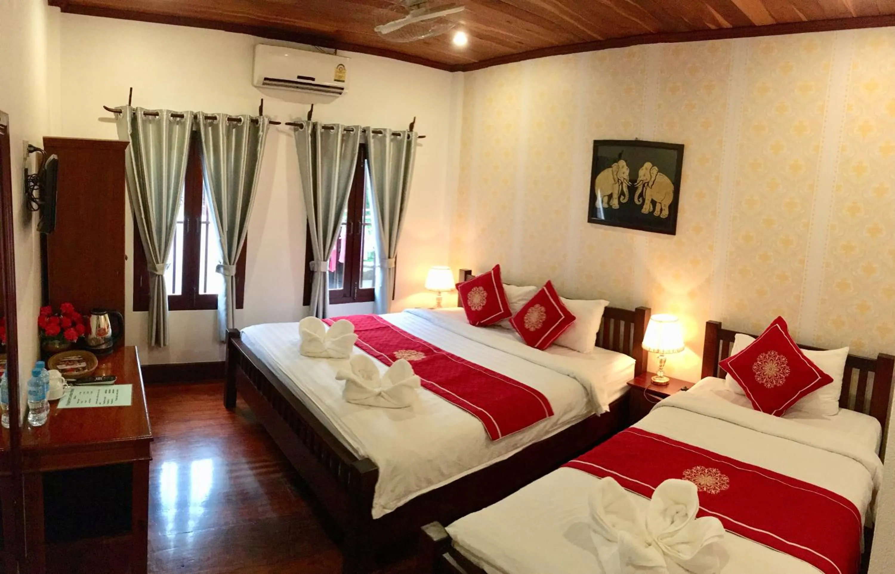 Bed in Luang Prabang Pangkham Lodge