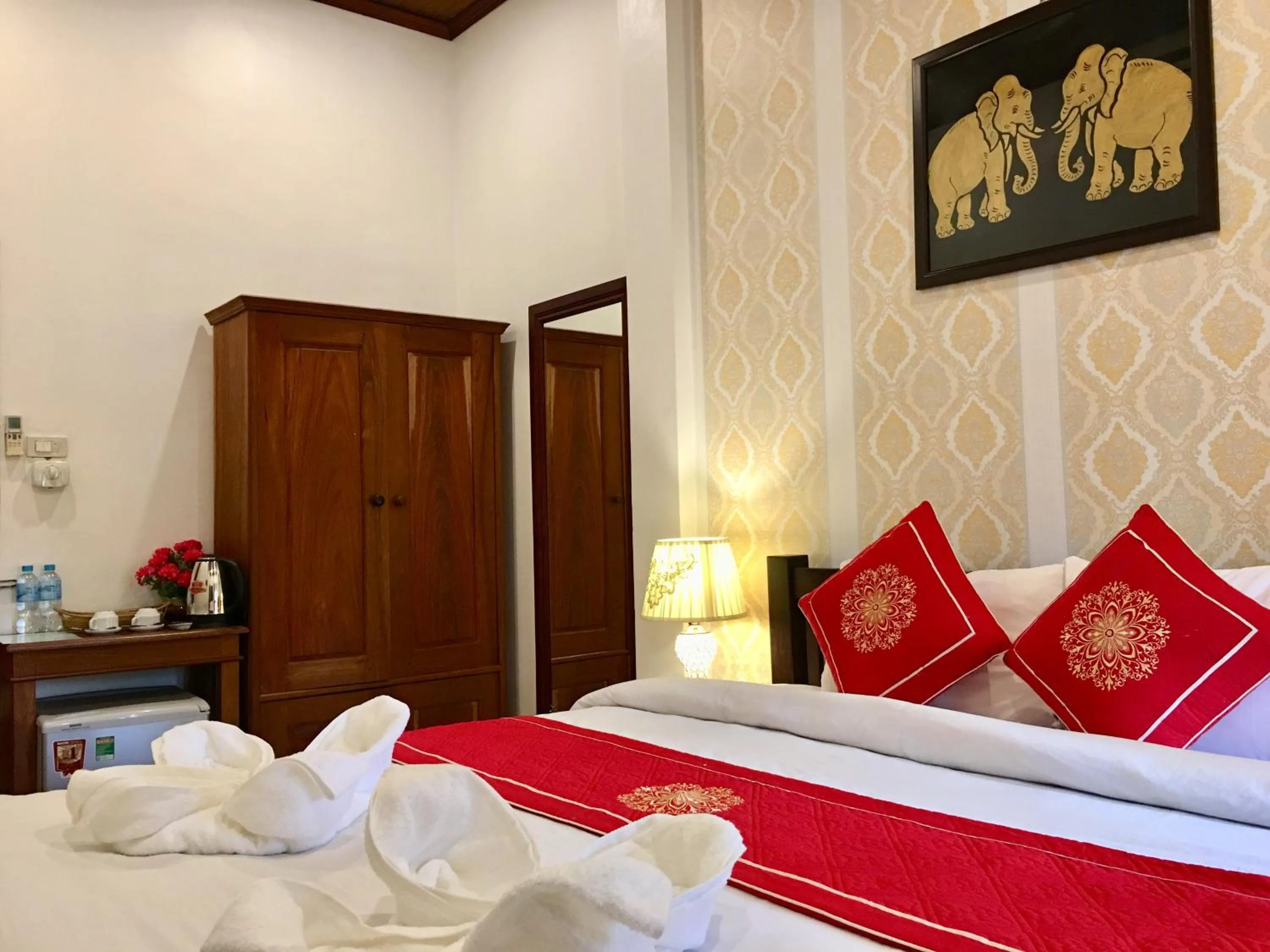 Bed in Luang Prabang Pangkham Lodge