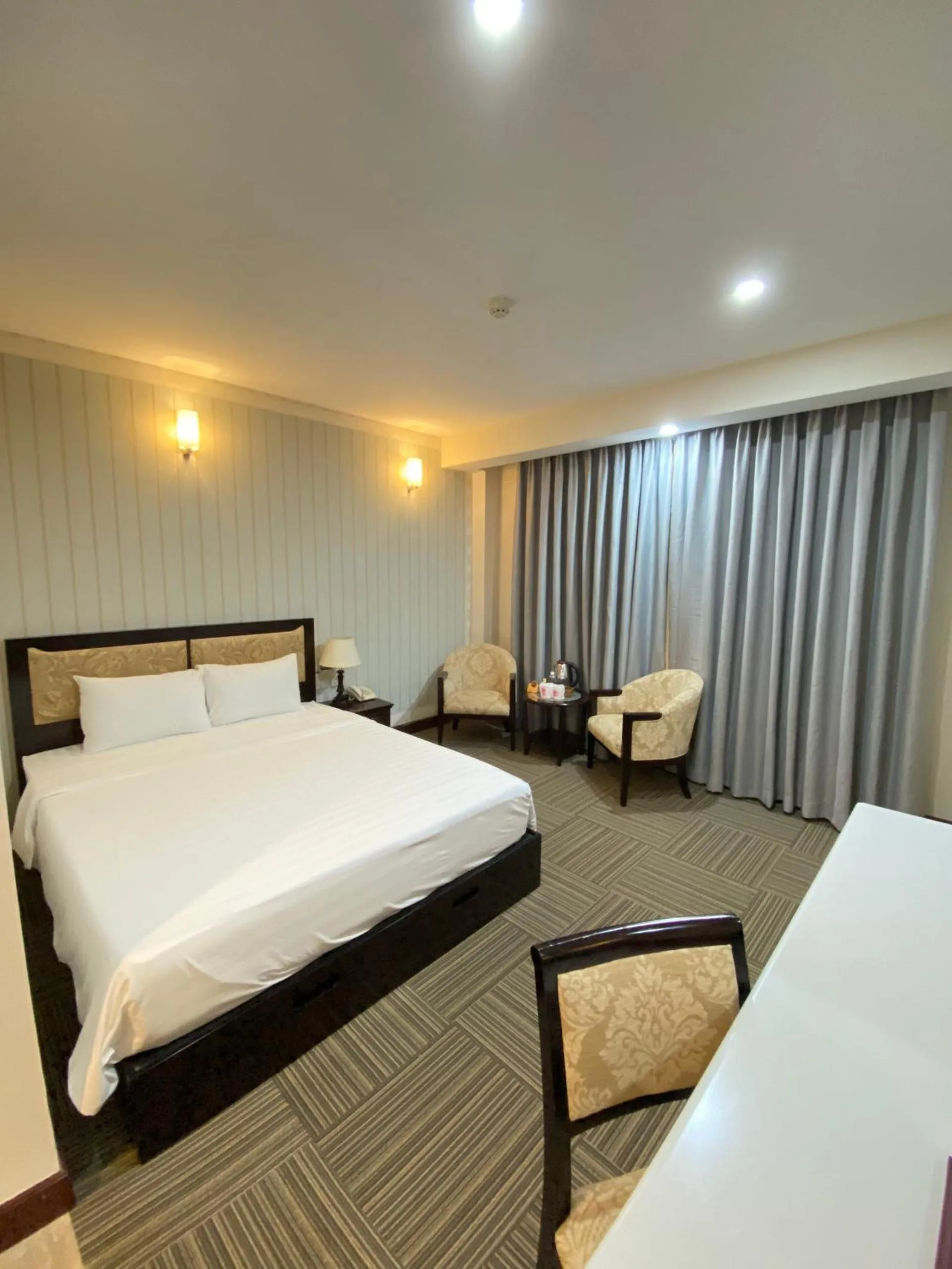 Bed in Đông Kinh Hotel