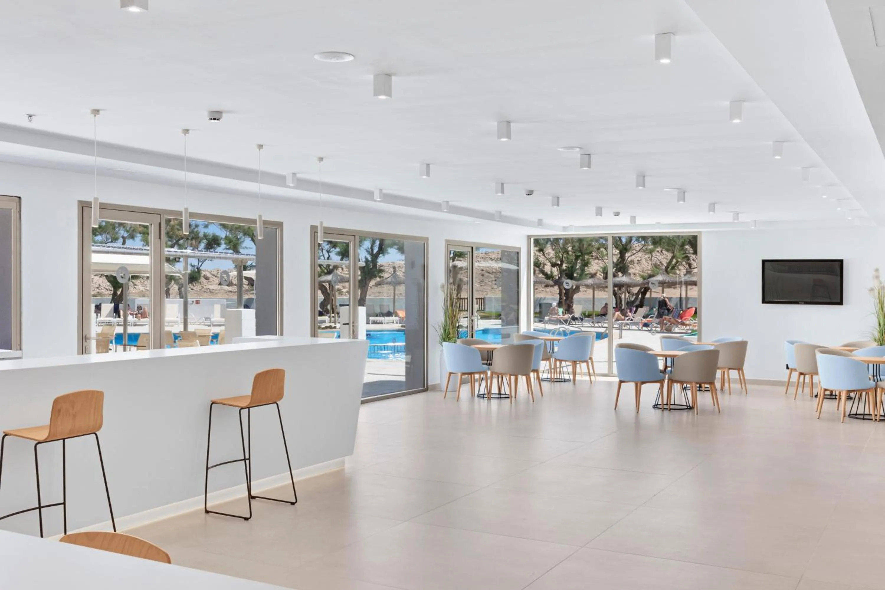 Lounge or bar in THB Cala Lliteras - Adults Only